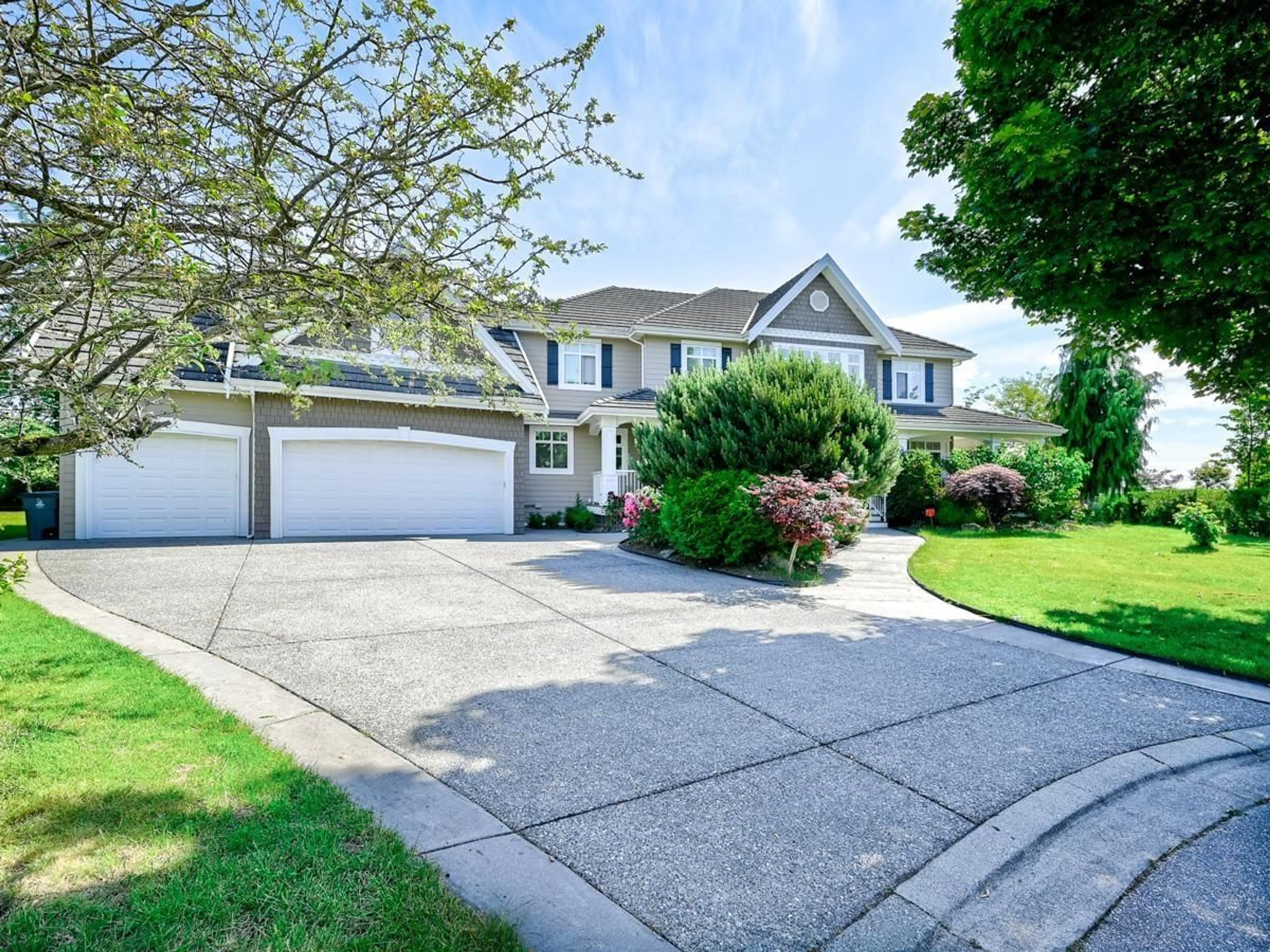 Home with vinyl exterior material, street for 3652 164A, Surrey British Columbia V3Z0M1