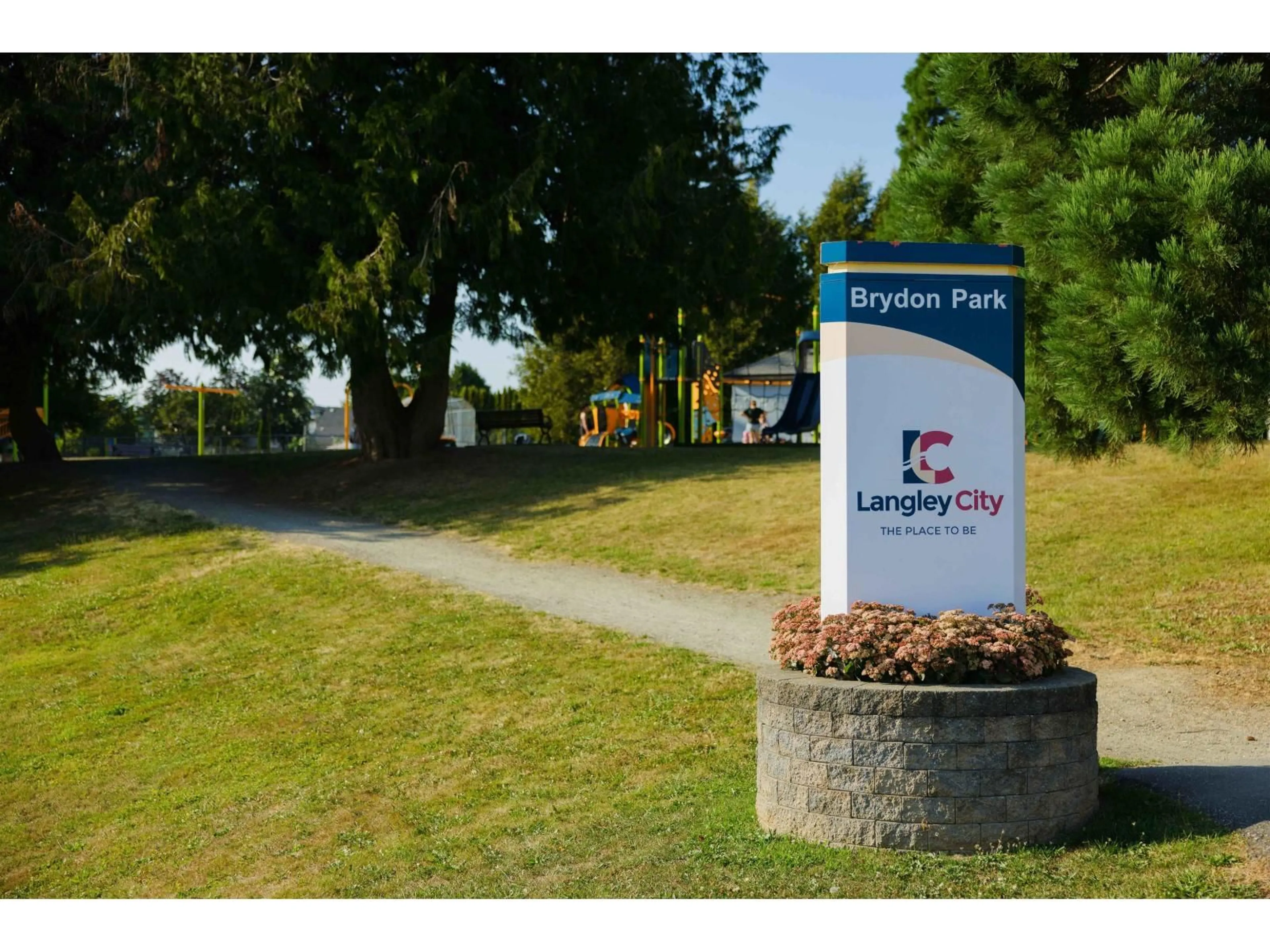 A pic from outside/outdoor area/front of a property/back of a property/a pic from drone, unknown for 24 - 5378 198, Langley British Columbia V3A1G1