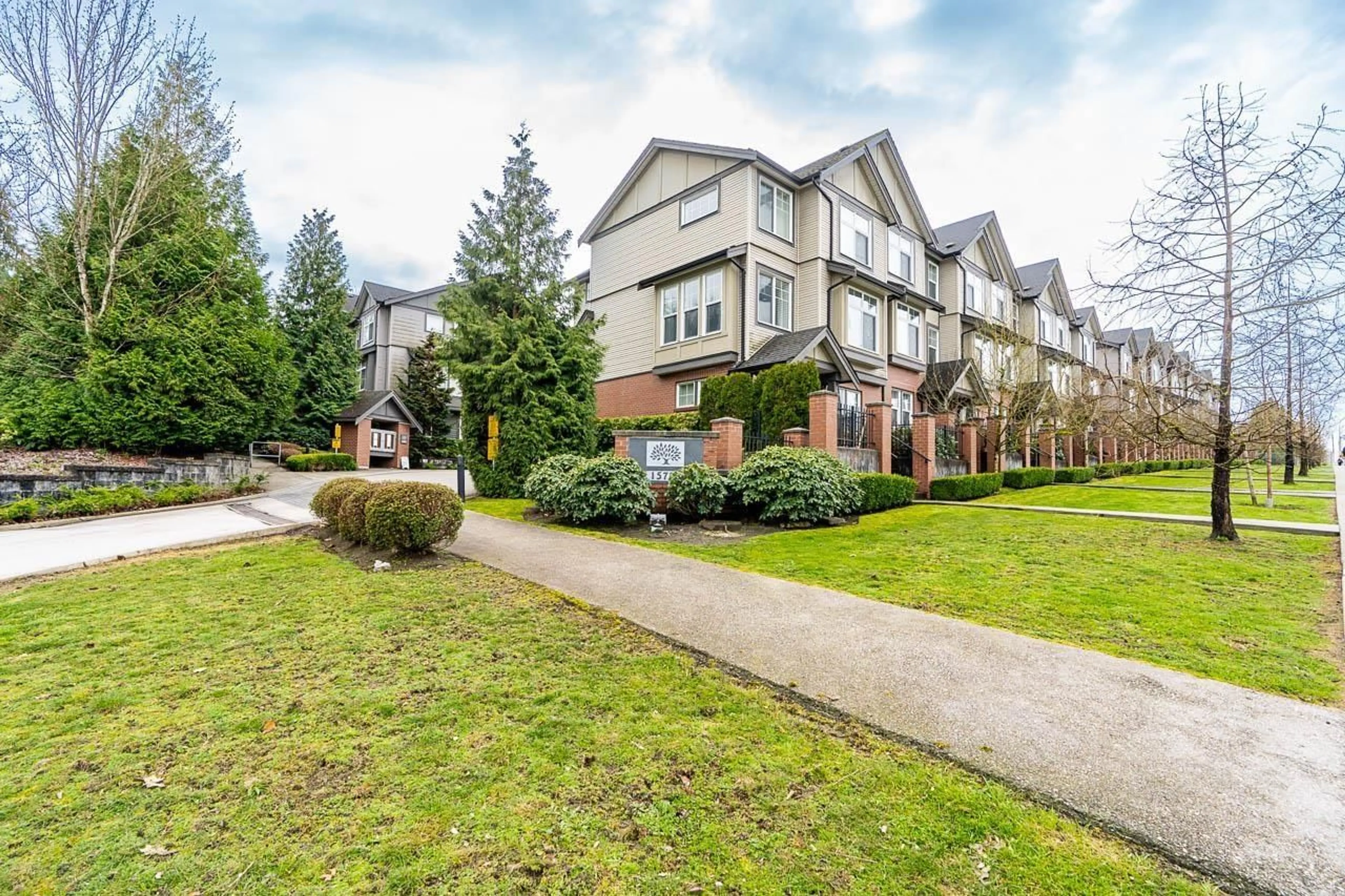 Unknown for 20 - 15788 104, Surrey British Columbia V4N6M6