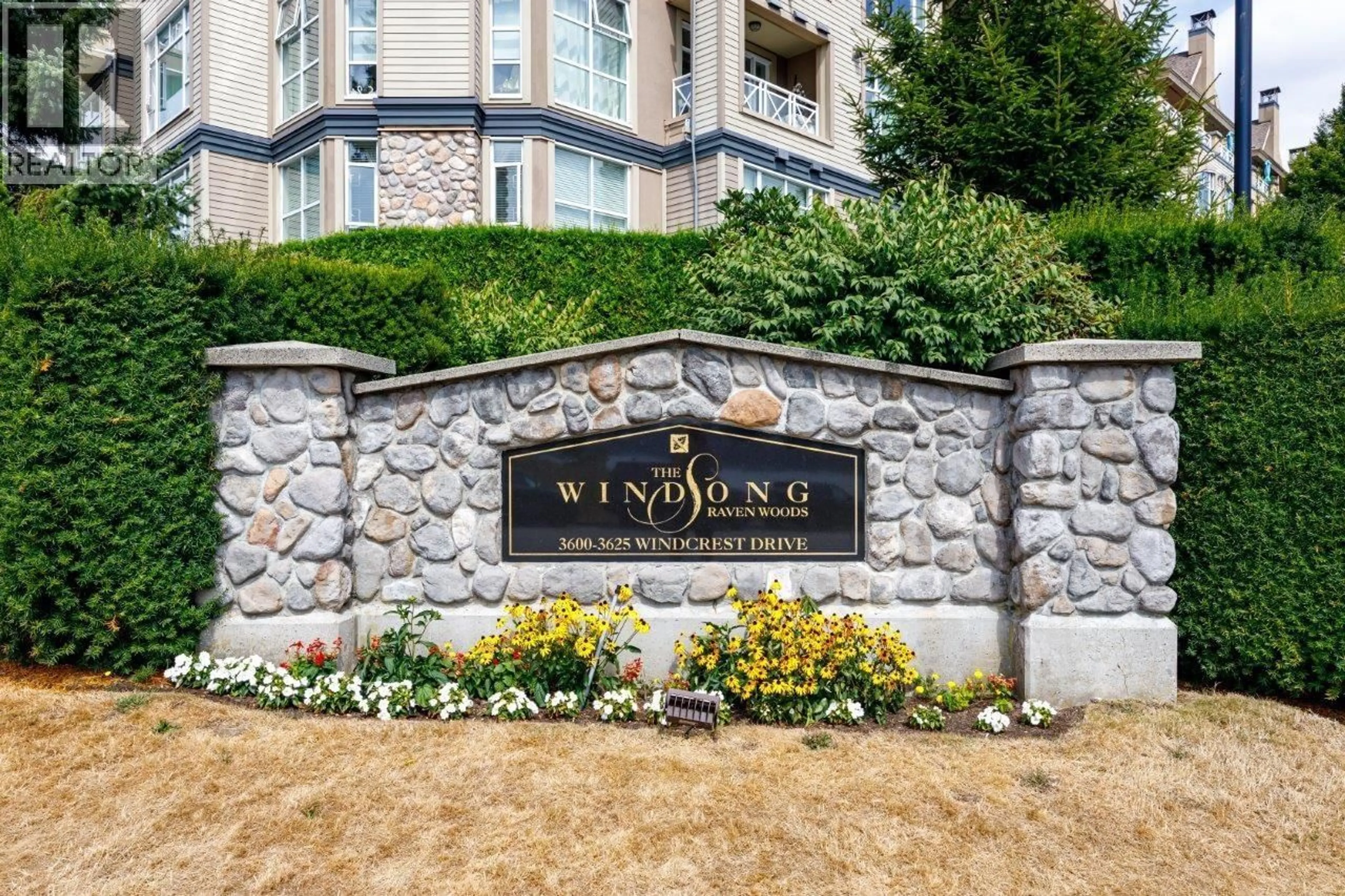 Indoor entryway for 211 - 3600 WINDCREST DRIVE, North Vancouver British Columbia V7G2S5