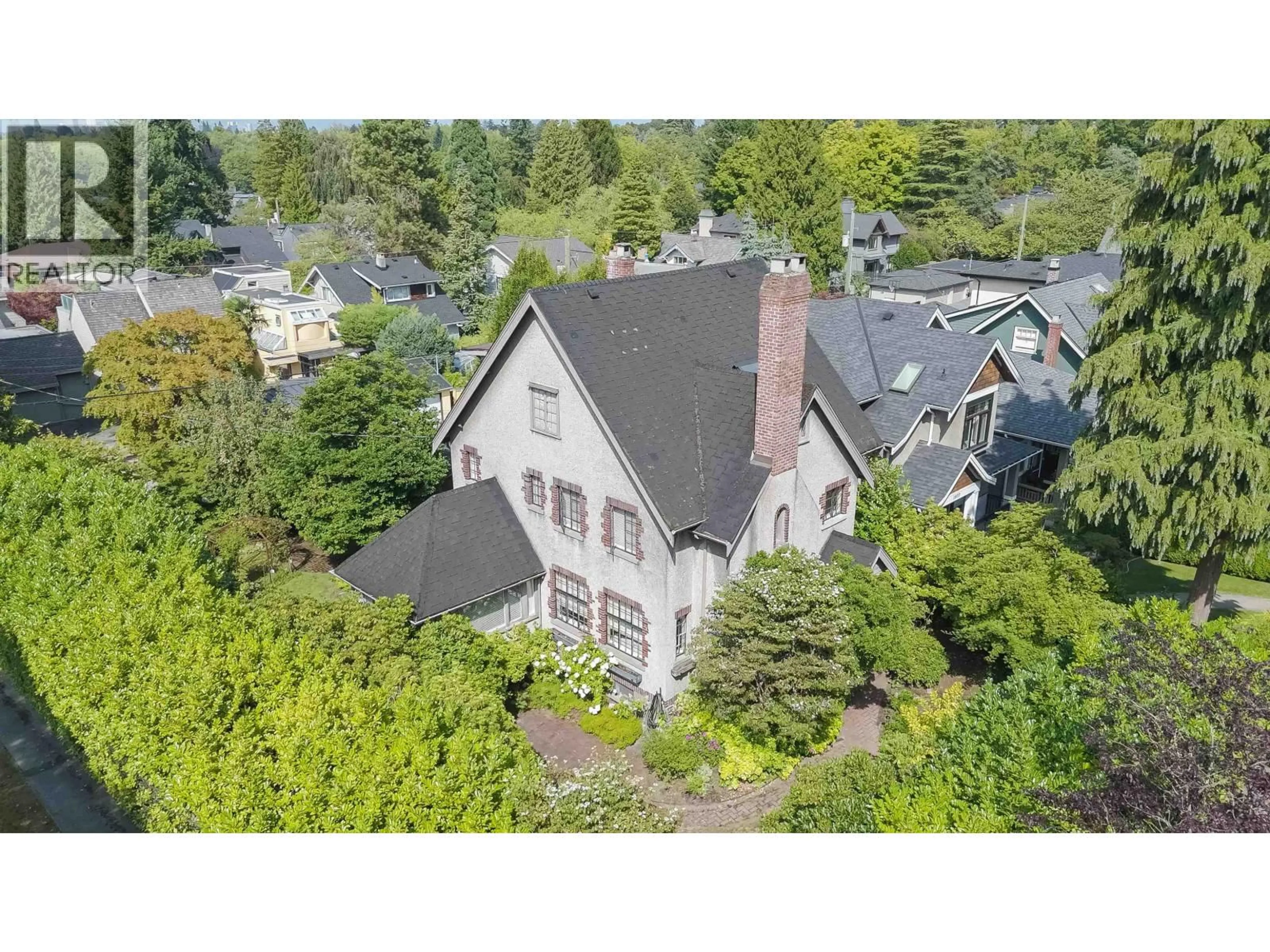 A pic from outside/outdoor area/front of a property/back of a property/a pic from drone, street for 1897 37TH AVENUE, Vancouver British Columbia V6M1N3
