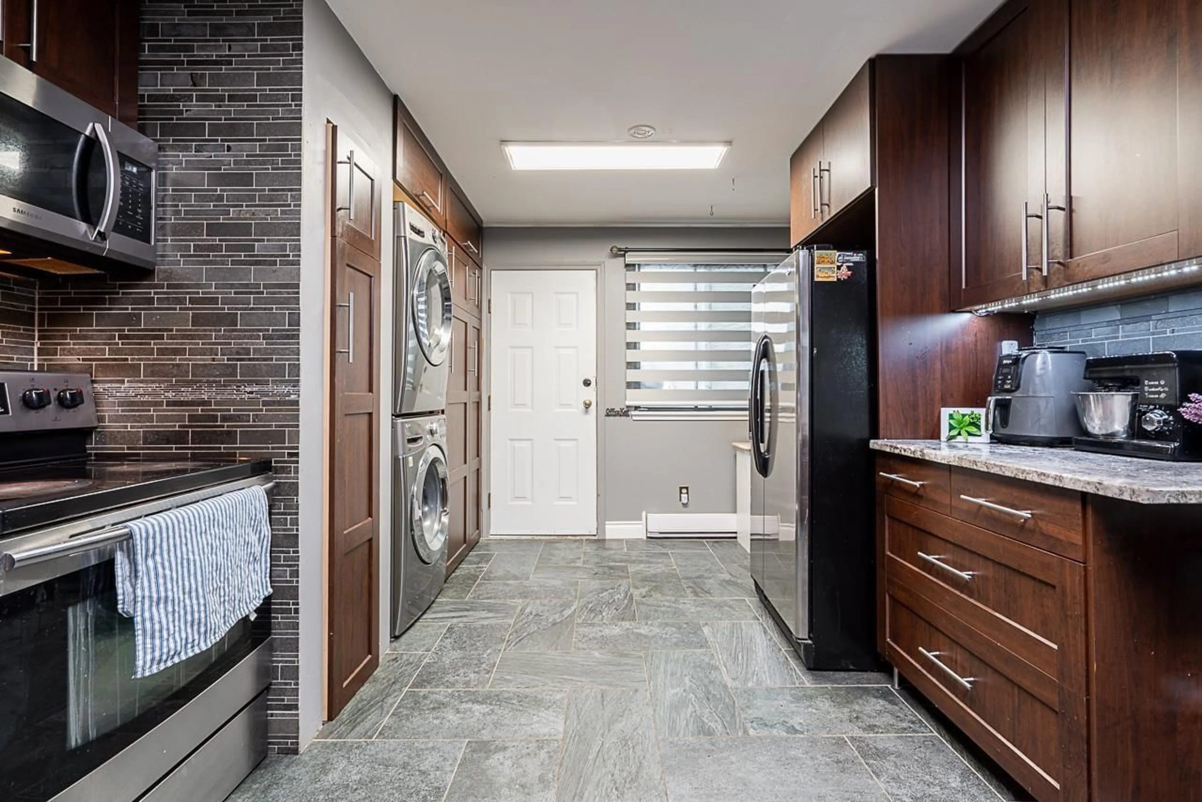 Laundry room for 71 - 8555 KING GEORGE, Surrey British Columbia V3W5C3