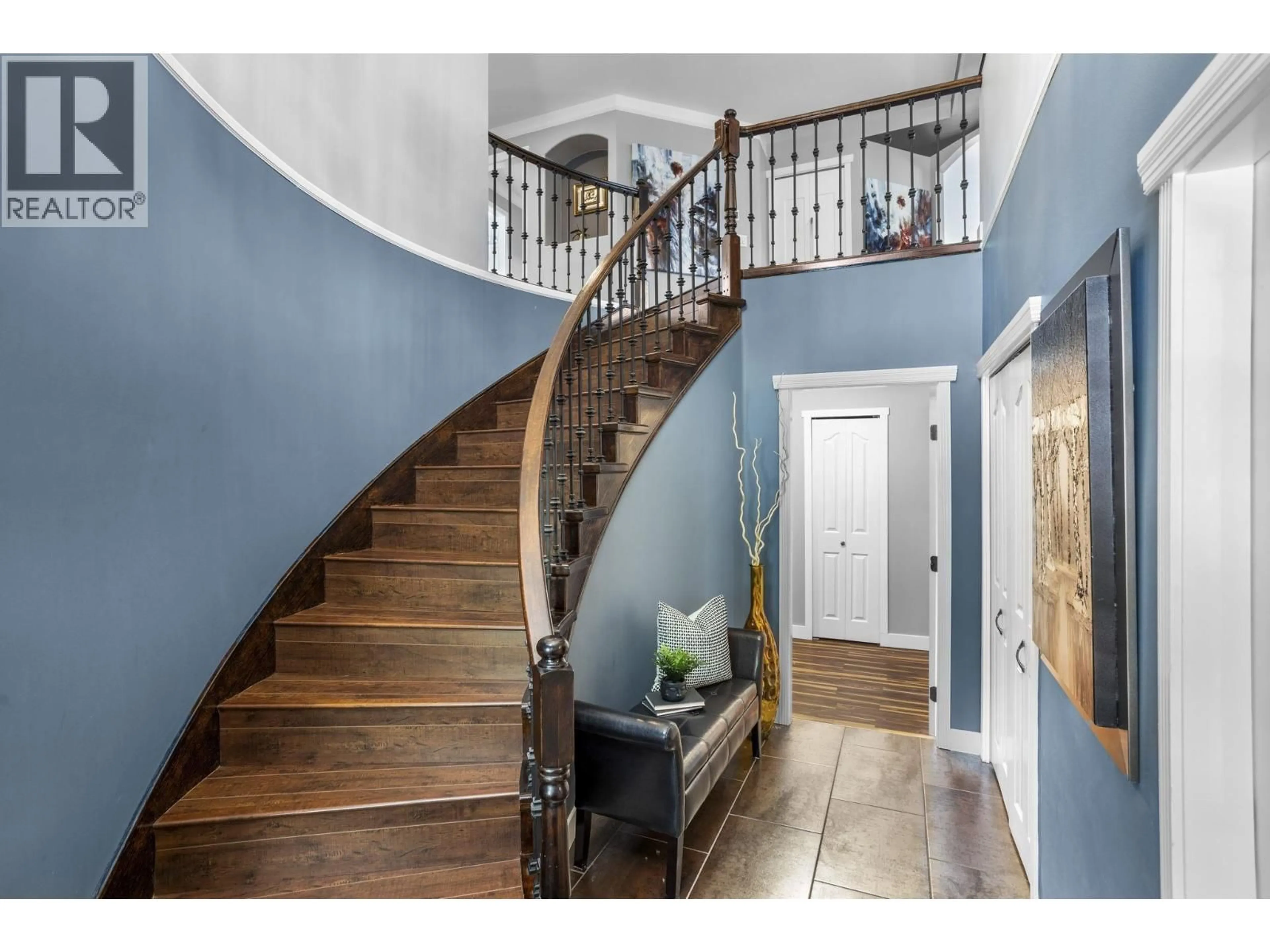 Indoor entryway for 11330 238 STREET, Maple Ridge British Columbia V2W1V4