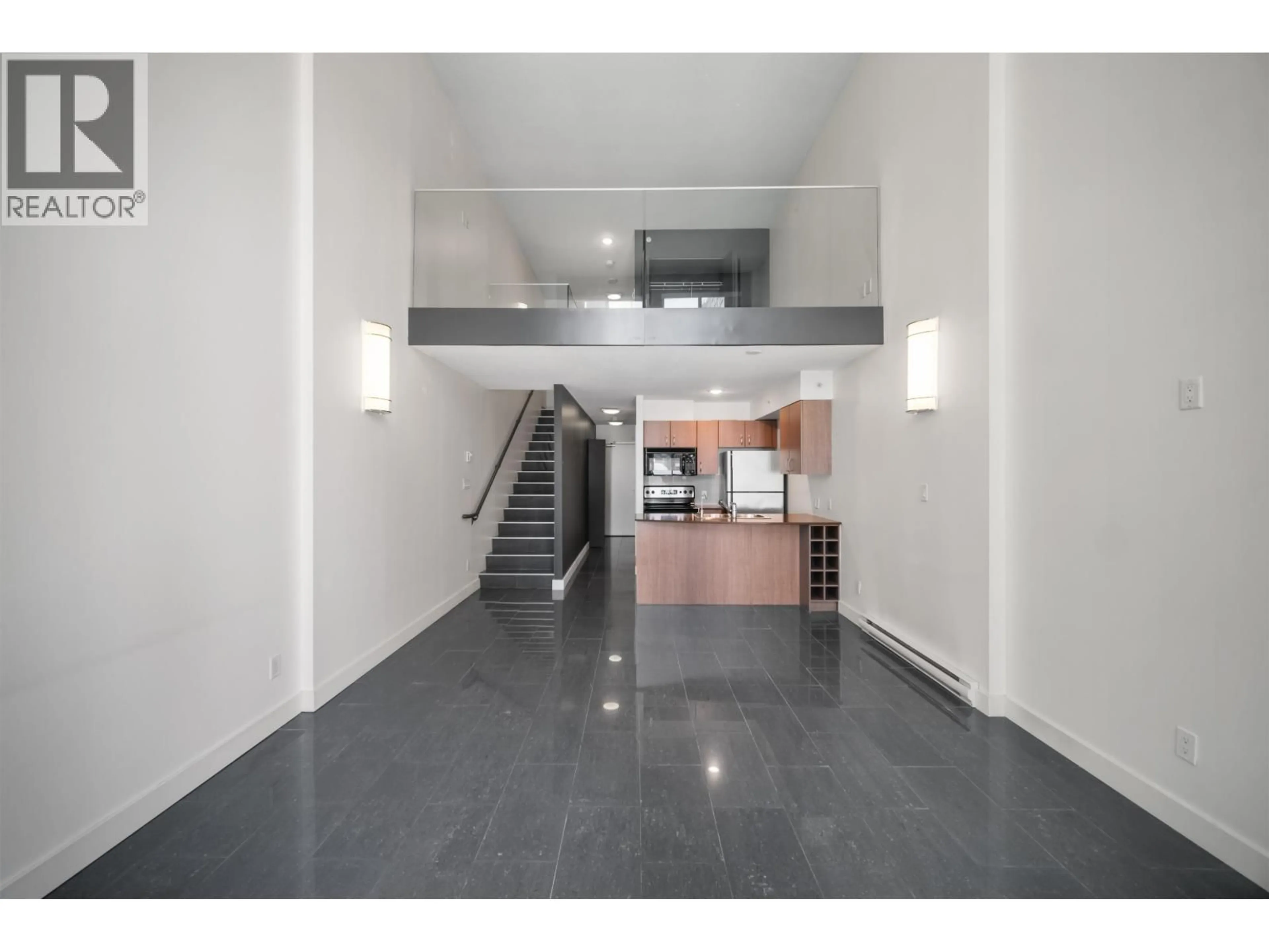 Indoor foyer for 606 - 610 GRANVILLE STREET, Vancouver British Columbia V6C3T3