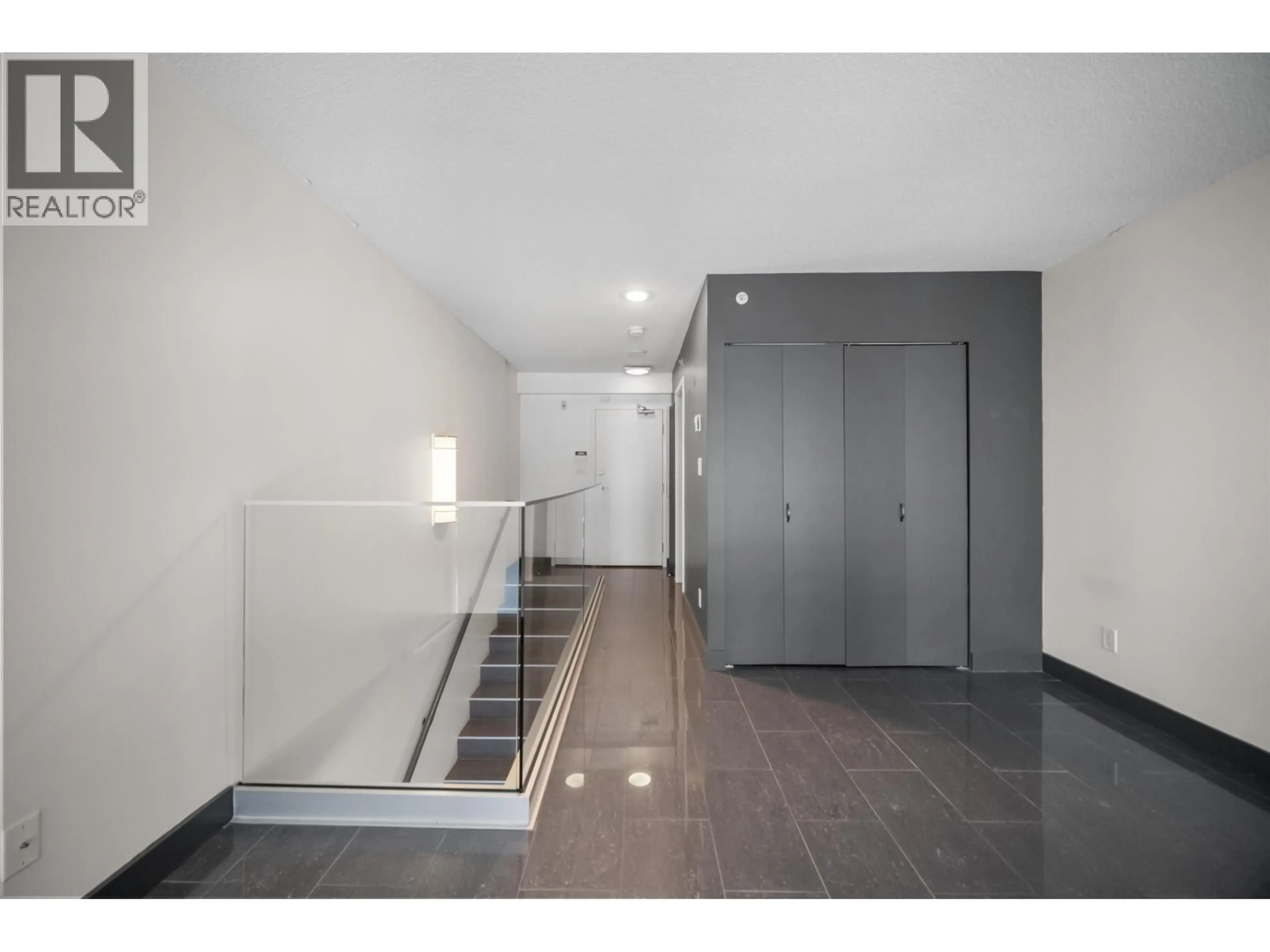 Indoor foyer for 606 - 610 GRANVILLE STREET, Vancouver British Columbia V6C3T3