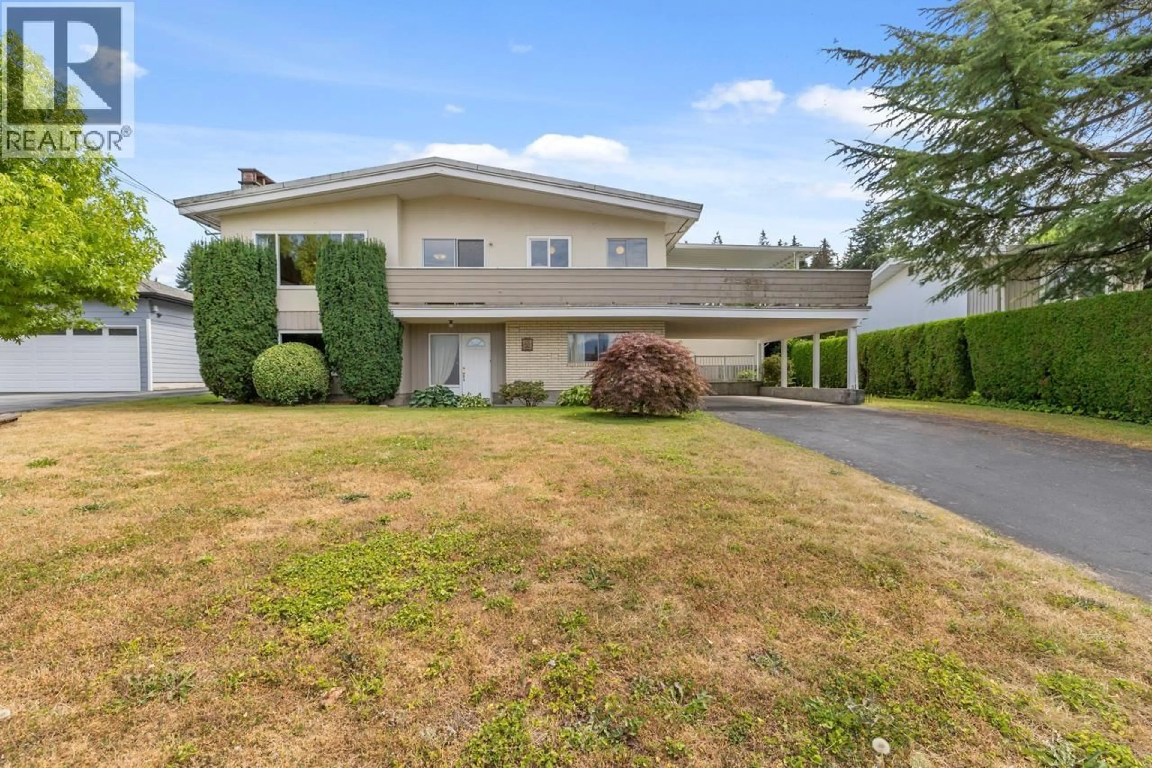 A pic from outside/outdoor area/front of a property/back of a property/a pic from drone, street for 879 THERMAL DRIVE, Coquitlam British Columbia V3J6R4