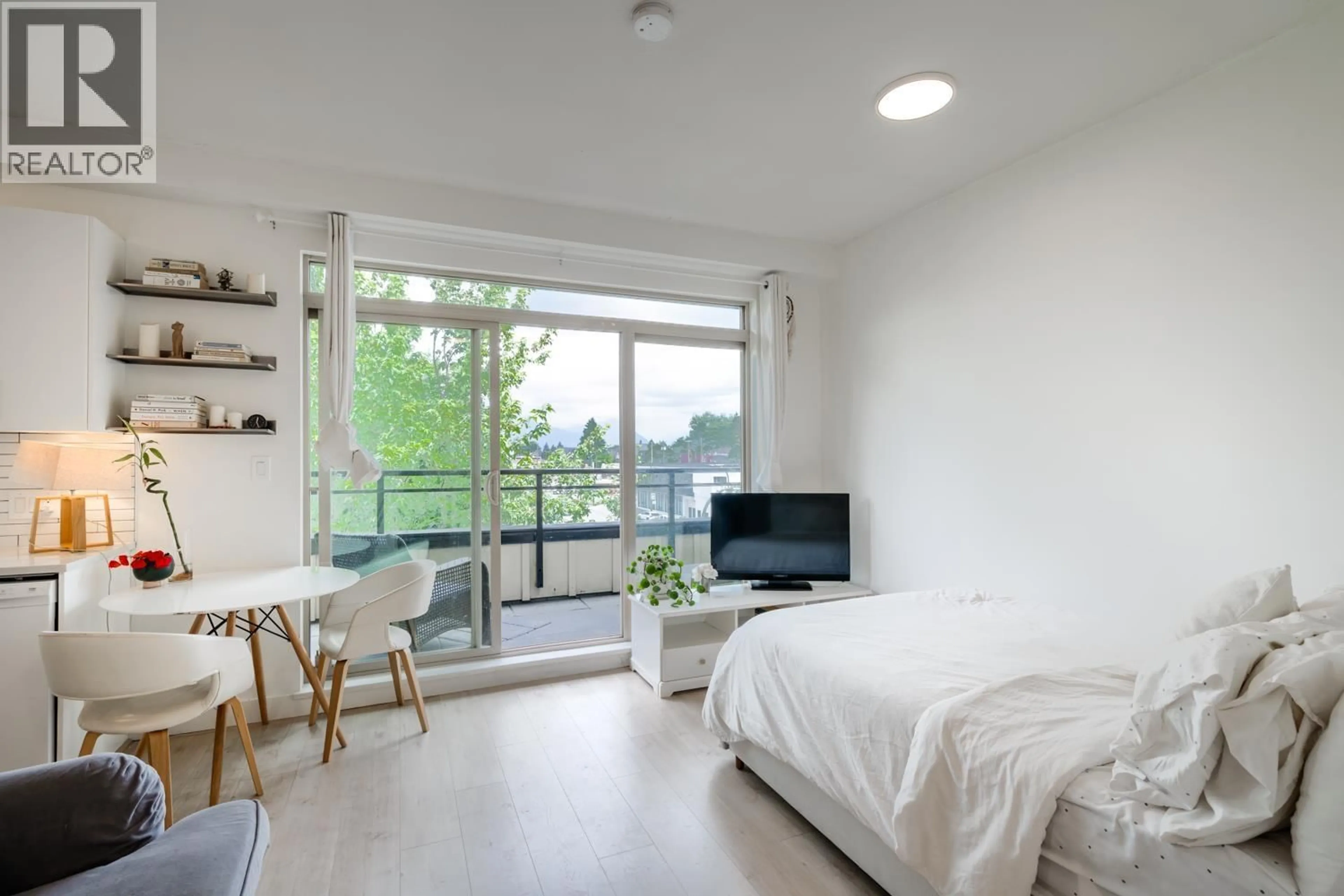 Unknown for PH1 - 688 17TH AVENUE, Vancouver British Columbia V5V0A8
