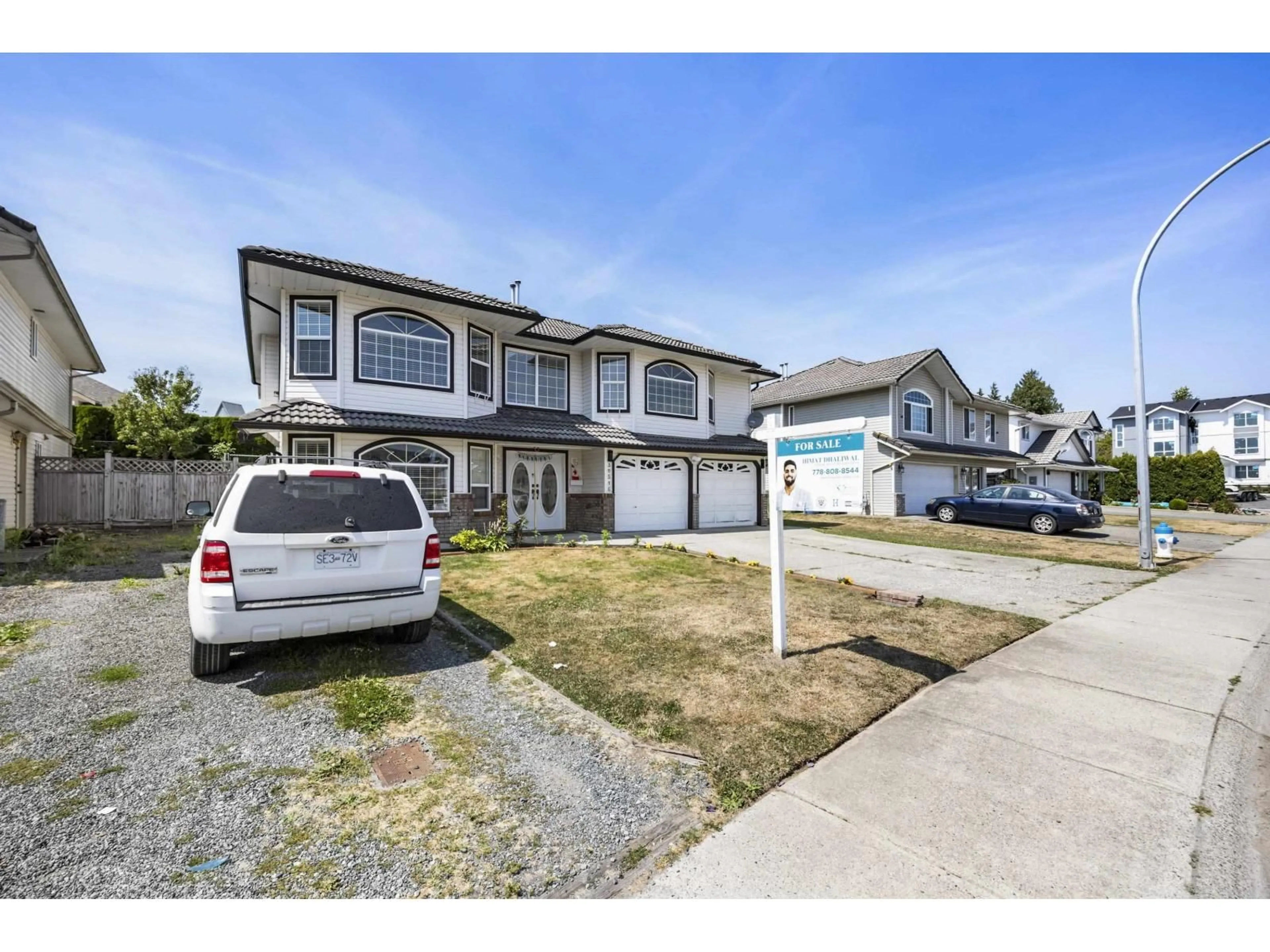 A pic from outside/outdoor area/front of a property/back of a property/a pic from drone, street for 30516 ROBIN, Abbotsford British Columbia V2T5S1