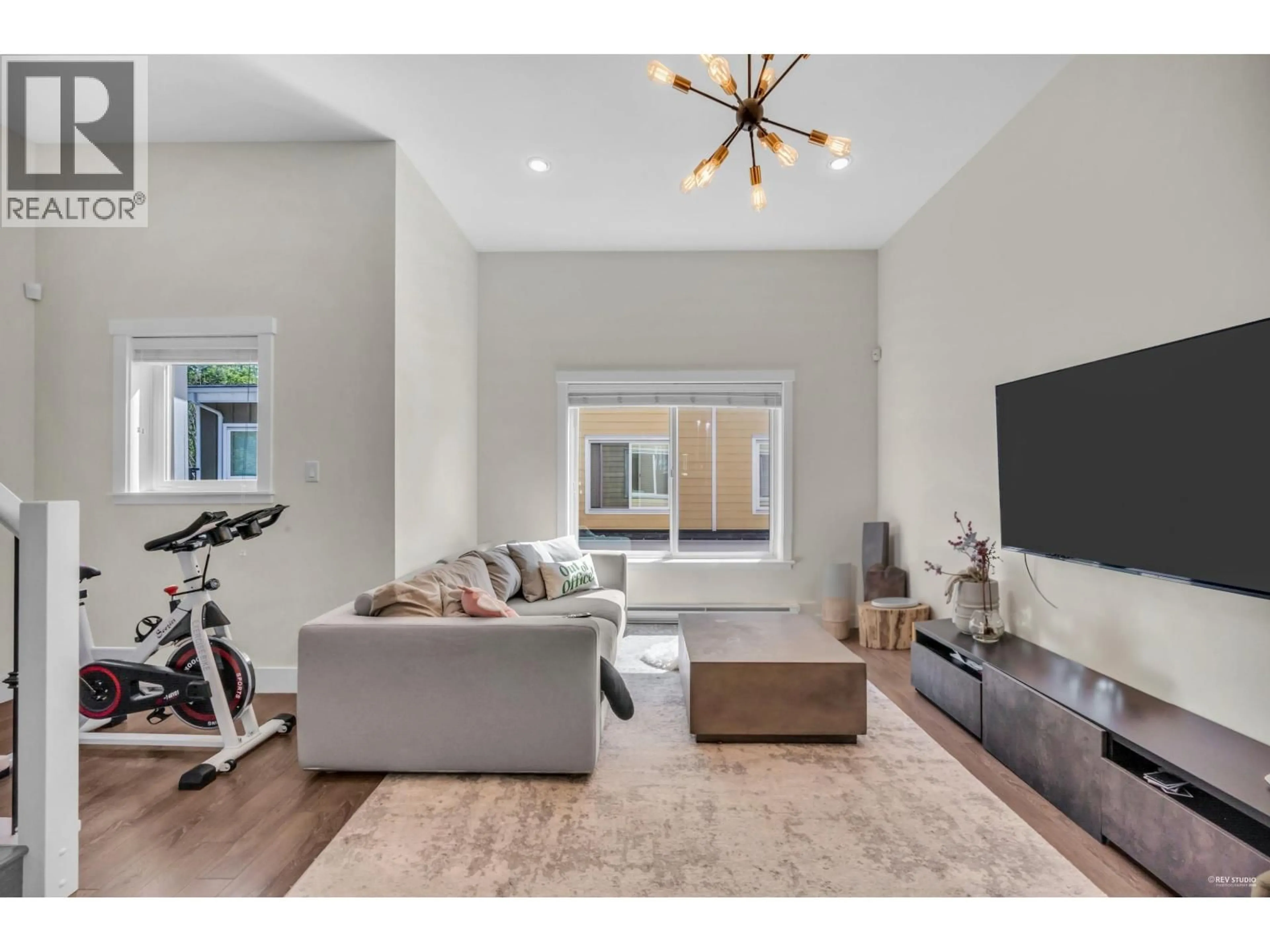 Living room with furniture, unknown for 102 - 8080 BLUNDELL ROAD, Richmond British Columbia V6Y1J8