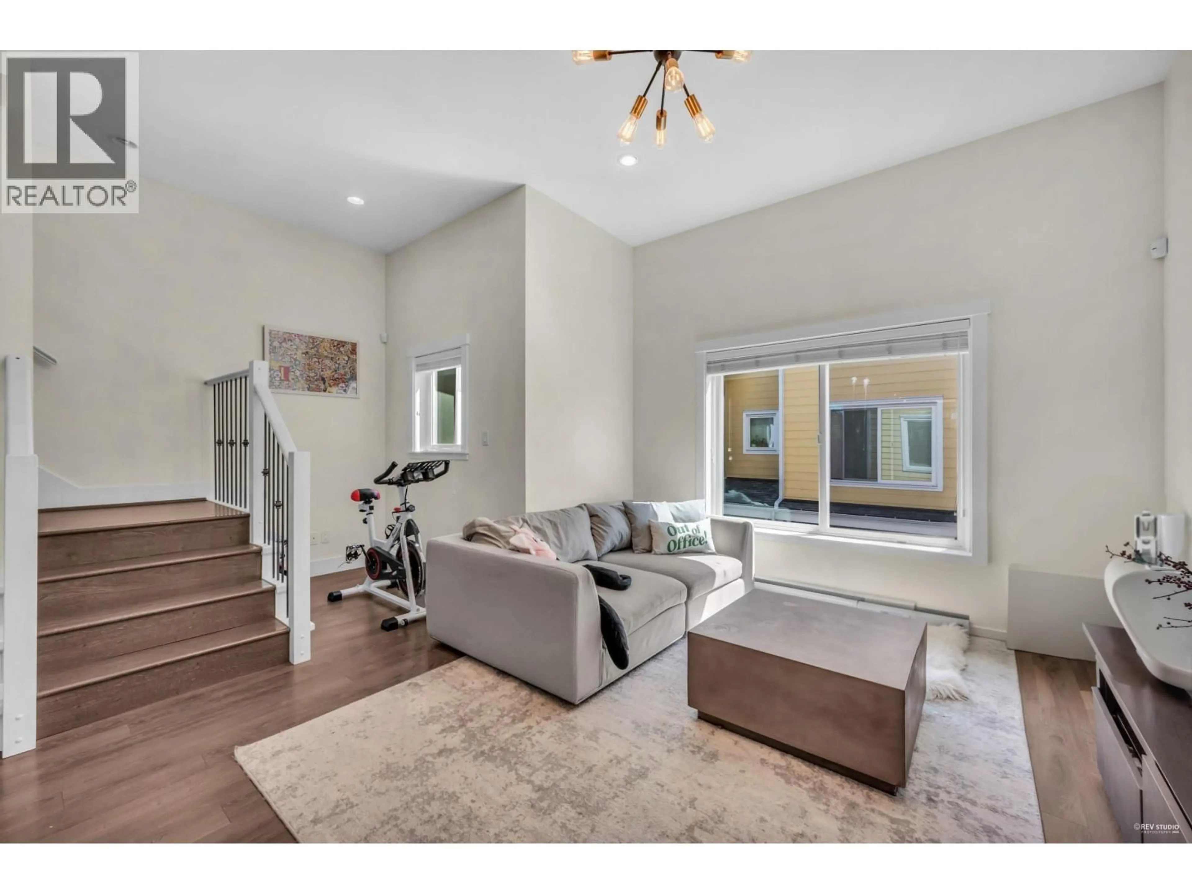 Living room with furniture, unknown for 102 - 8080 BLUNDELL ROAD, Richmond British Columbia V6Y1J8