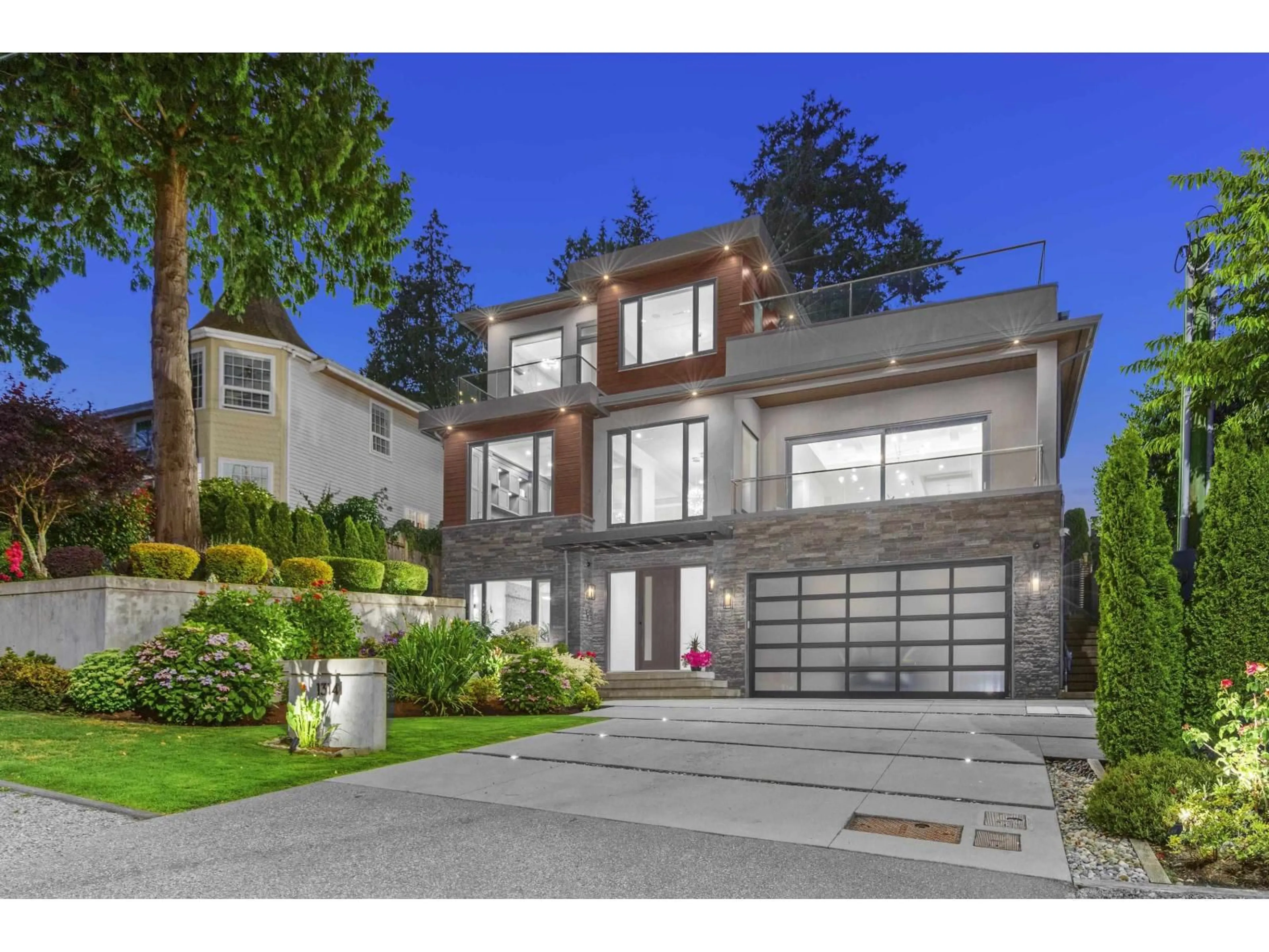 Home with brick exterior material, street for 13141 MARINE, Surrey British Columbia V4A1E6