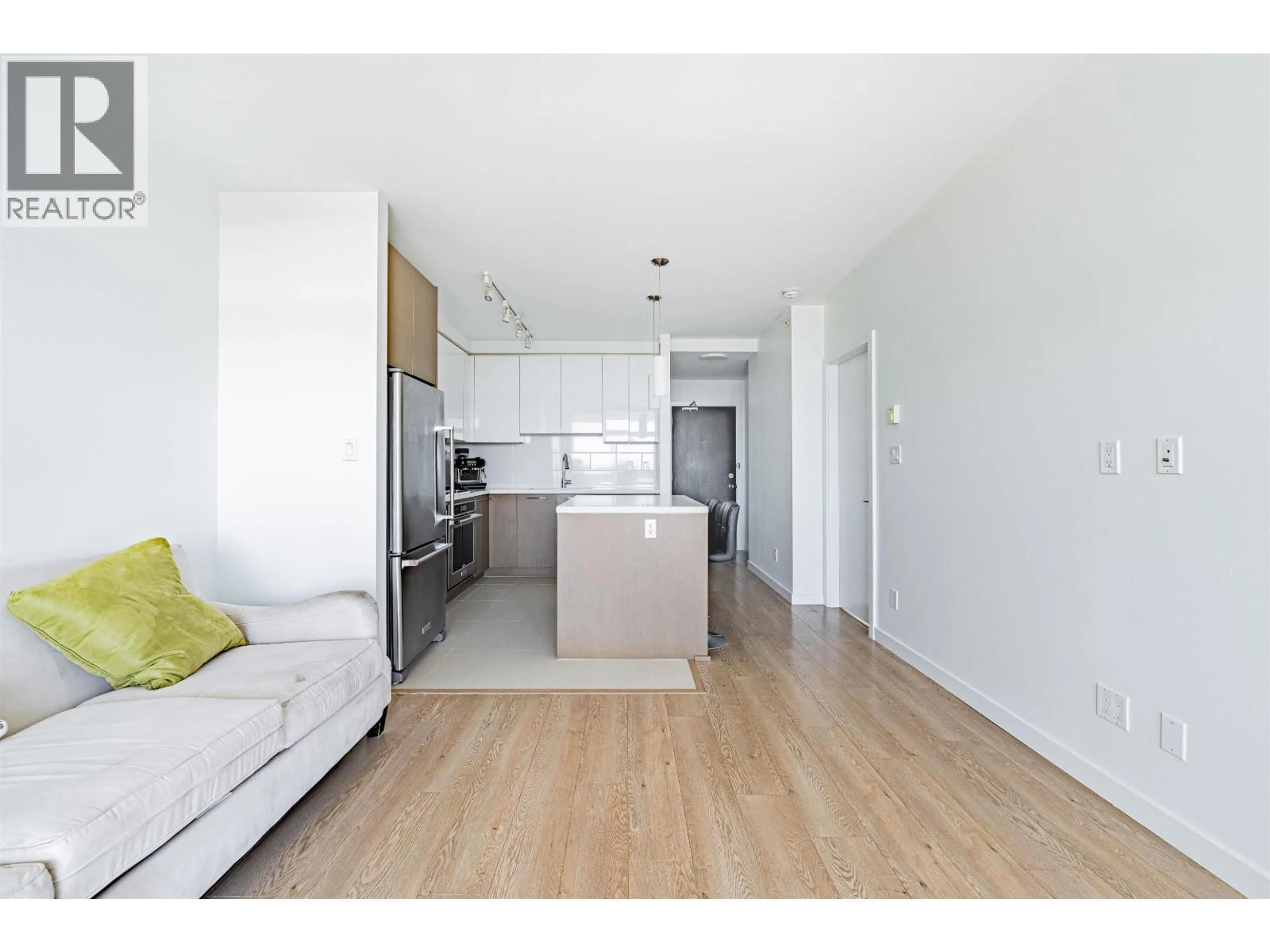 Open concept kitchen, wood/laminate floor for 3804 - 3080 LINCOLN AVENUE, Coquitlam British Columbia V3B0L9
