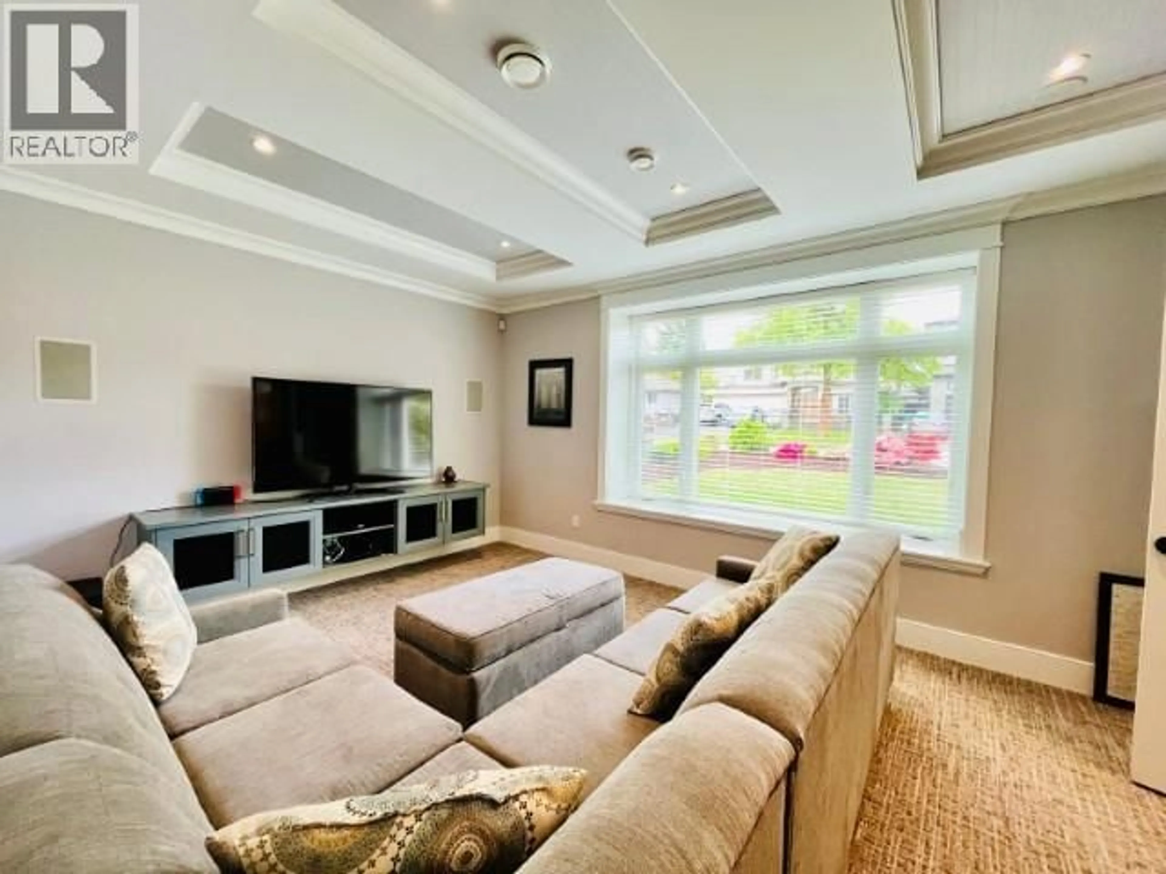 Living room with furniture, unknown for 7776 14TH AVENUE, Burnaby British Columbia V3N2A9