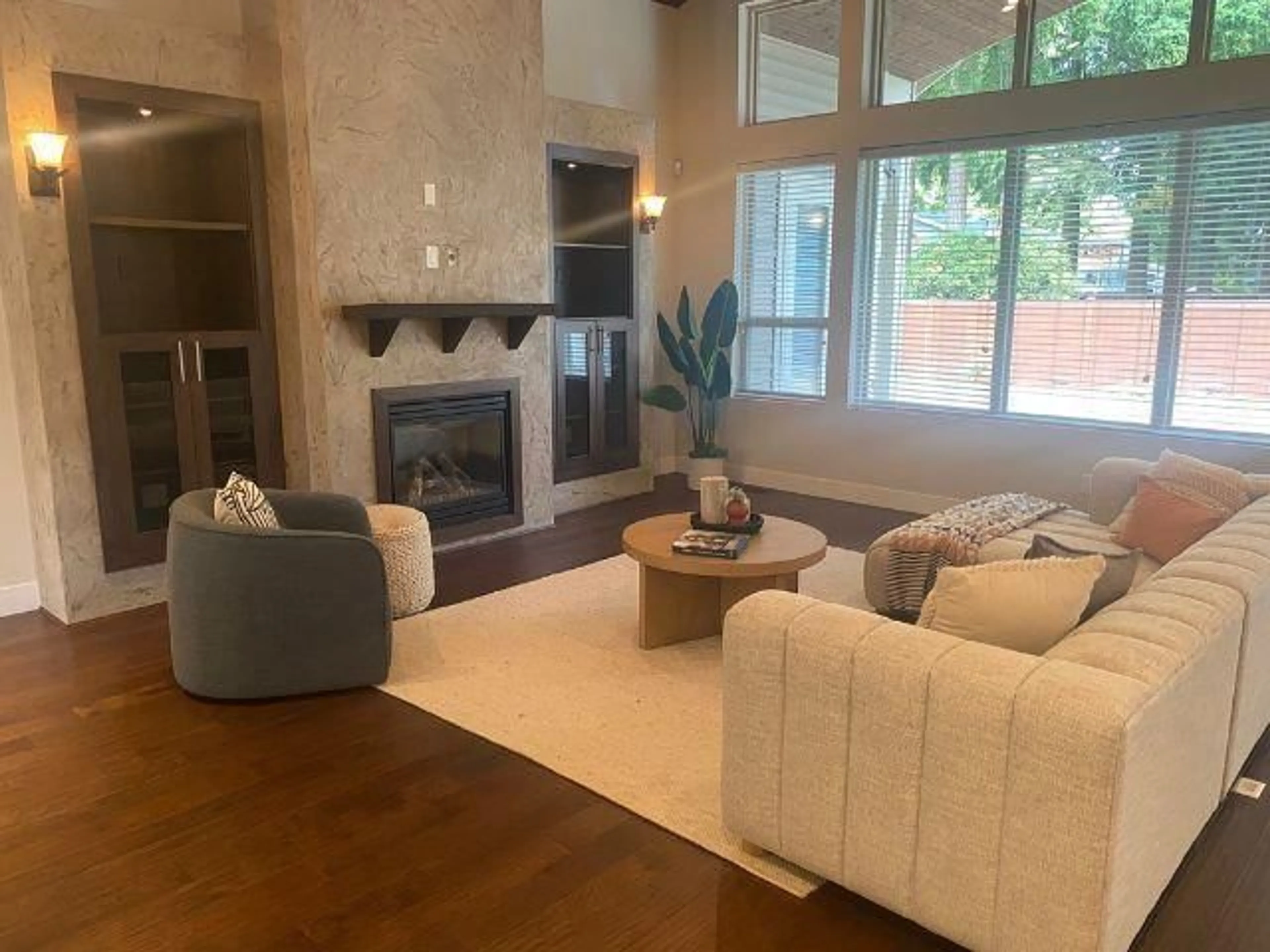 Living room with furniture, unknown for 20073 38B, Langley British Columbia V3A6H6