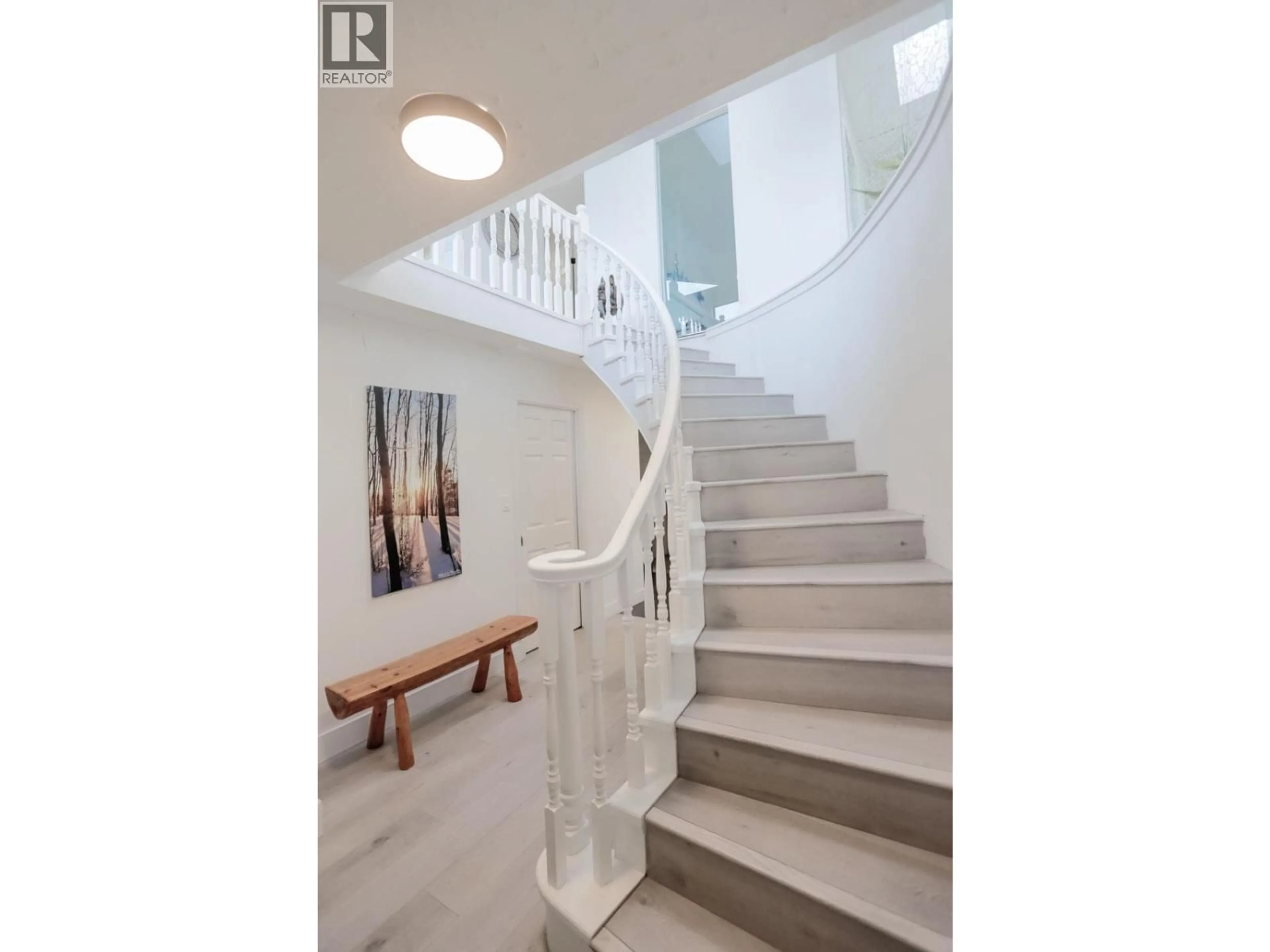Stairs for 3156 43RD AVENUE, Vancouver British Columbia V5R2Z8