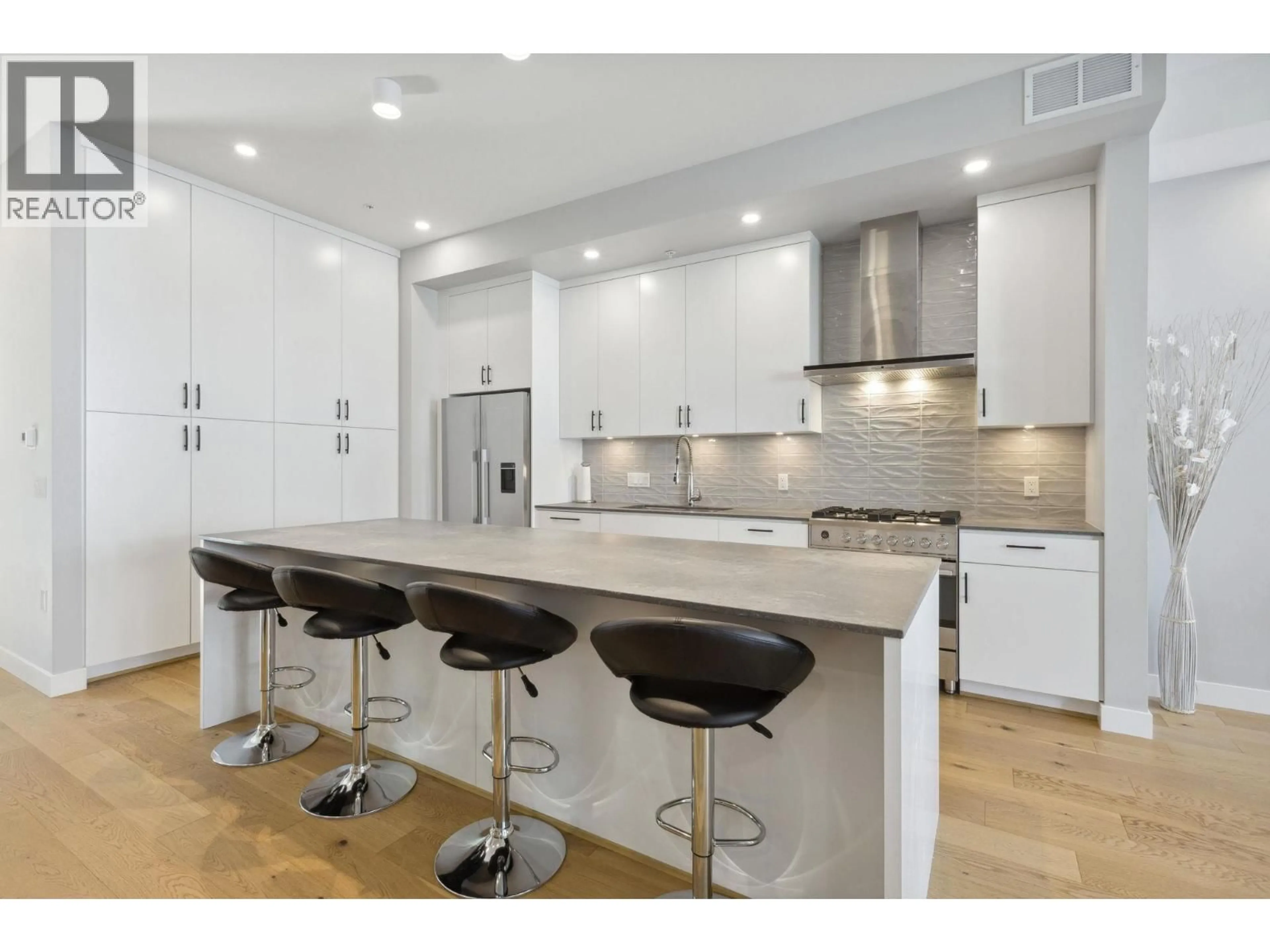 Open concept kitchen, unknown for 4684 CAPILANO ROAD, North Vancouver British Columbia V7R4K3