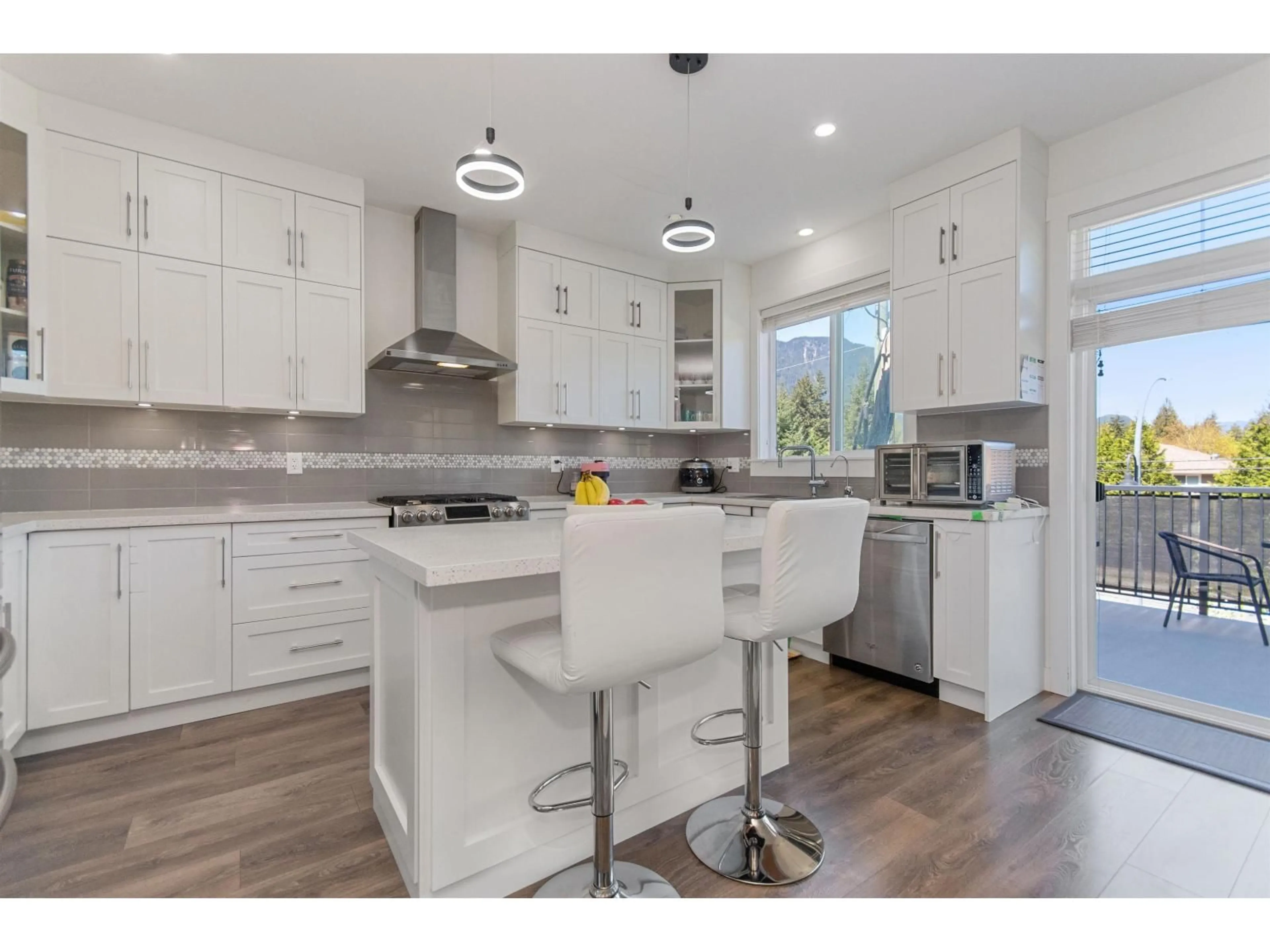 Open concept kitchen, wood/laminate floor for 10 - 63650 FLOOD HOPE ROAD, Hope British Columbia V0X1L2