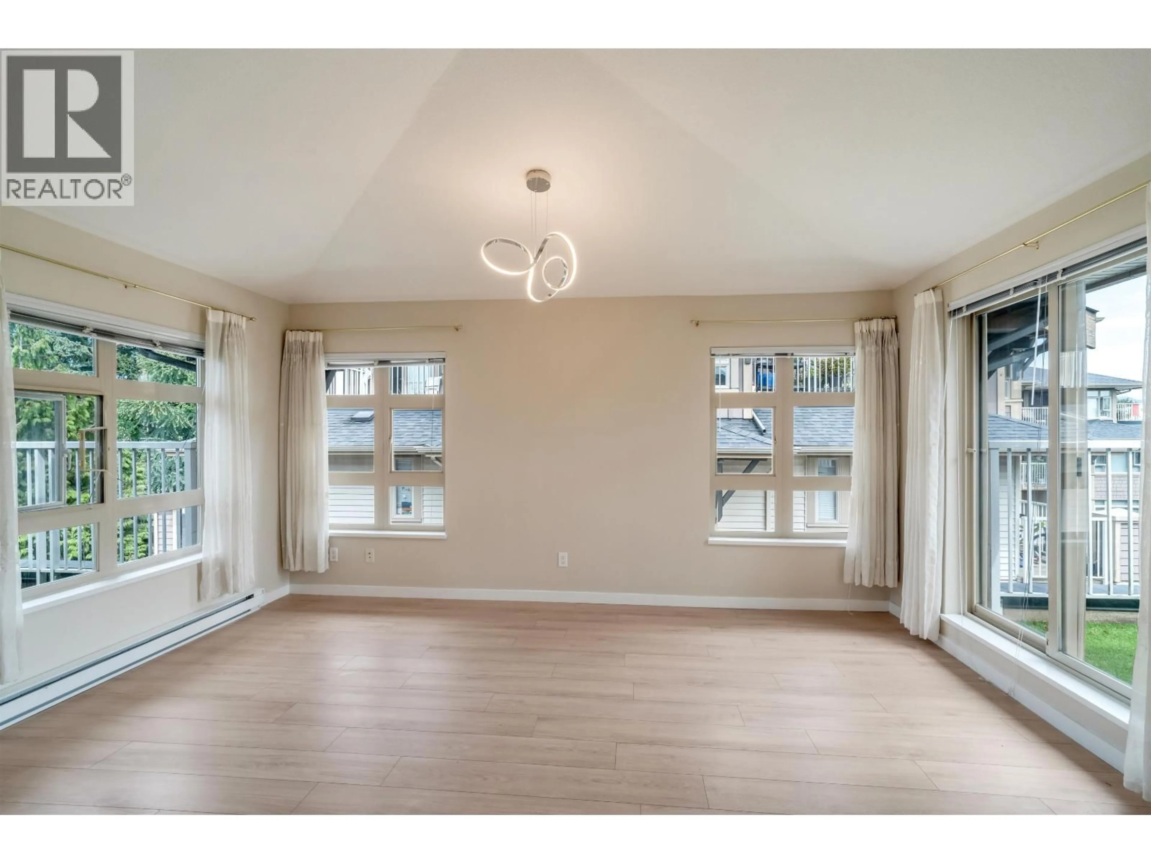 A pic of a room for 402 - 7339 MACPHERSON AVENUE, Burnaby British Columbia V5J0B1