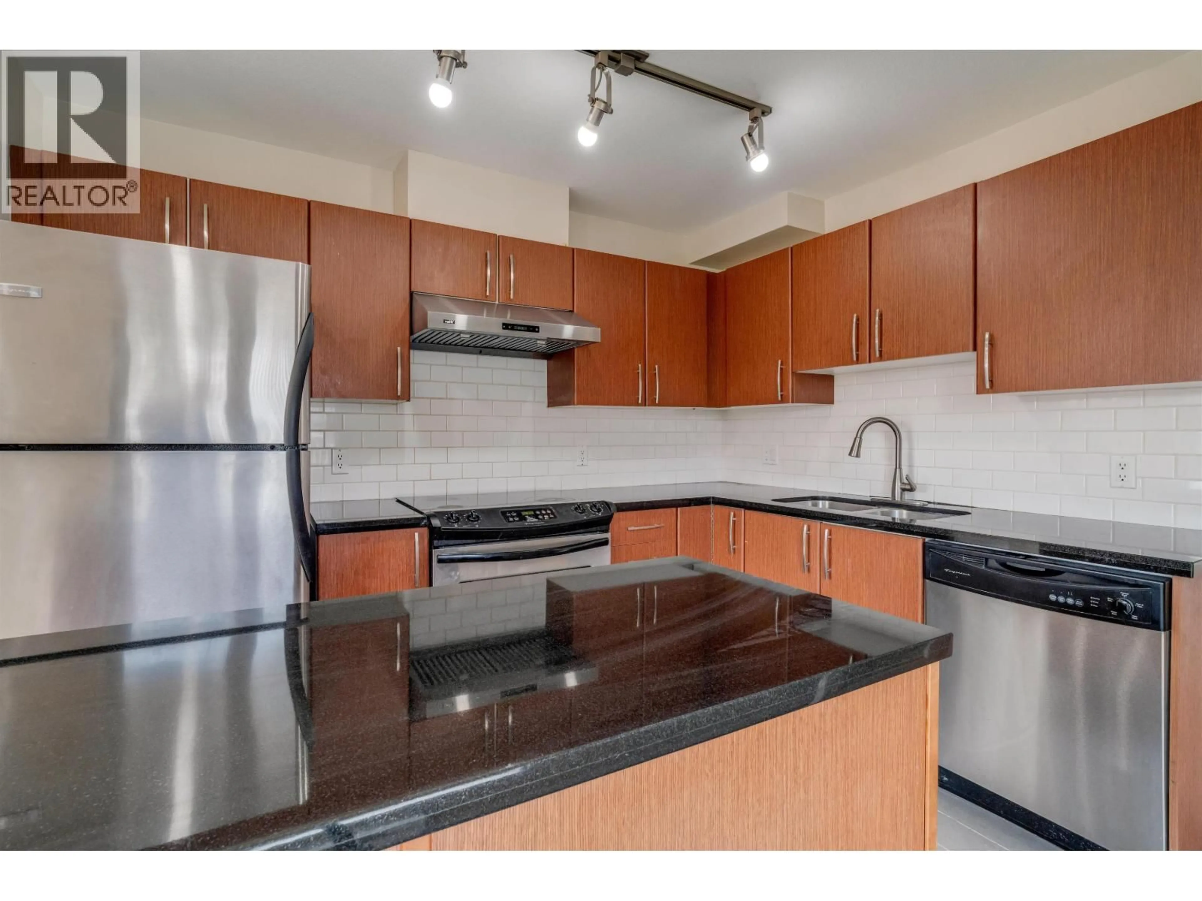 Standard kitchen, unknown for 402 - 7339 MACPHERSON AVENUE, Burnaby British Columbia V5J0B1