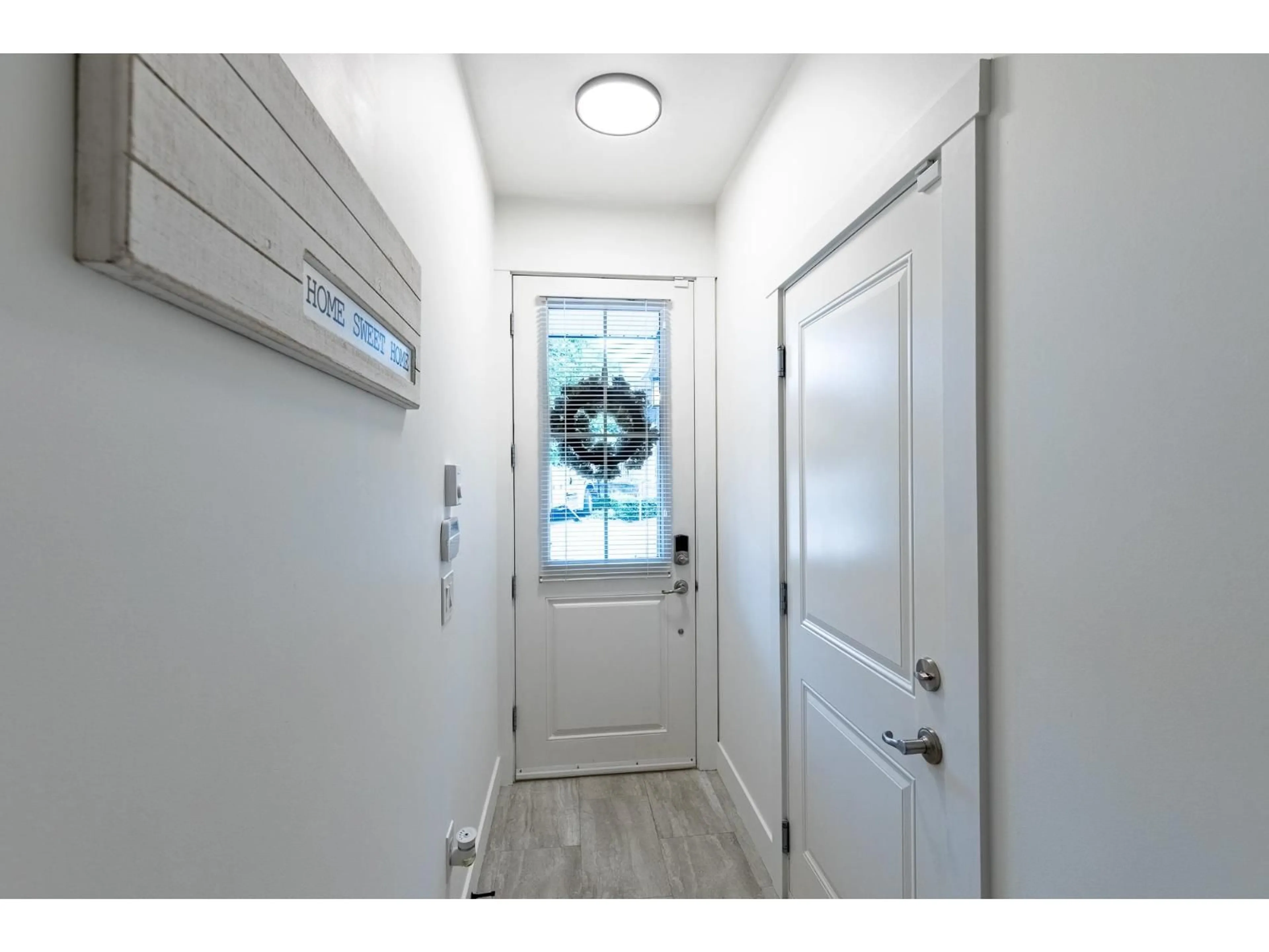 Indoor entryway for 63 - 9525 204, Langley British Columbia V1M0B9