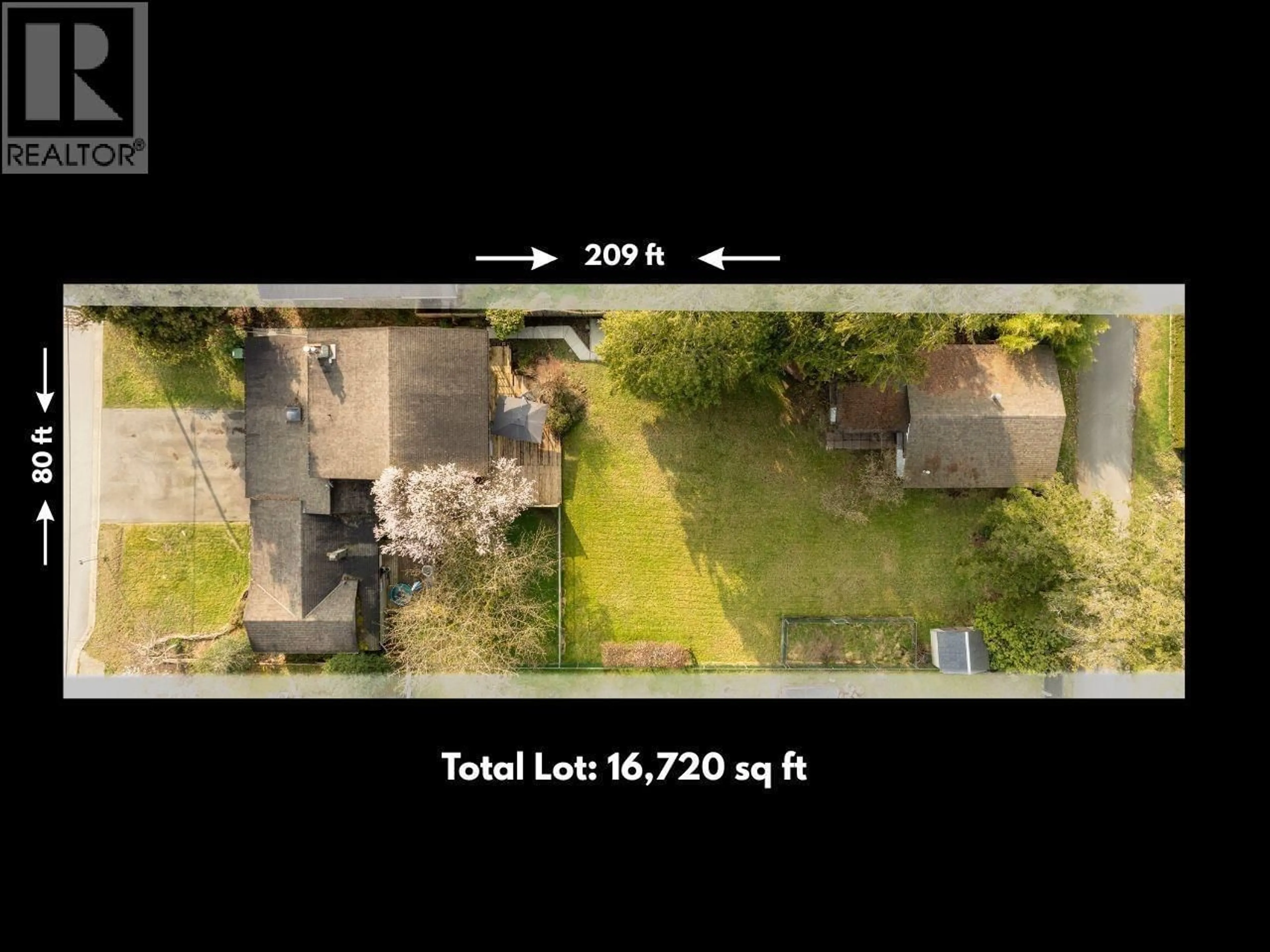 A pic from outside/outdoor area/front of a property/back of a property/a pic from drone, street for 607 CHAPMAN AVENUE, Coquitlam British Columbia V3J4A2
