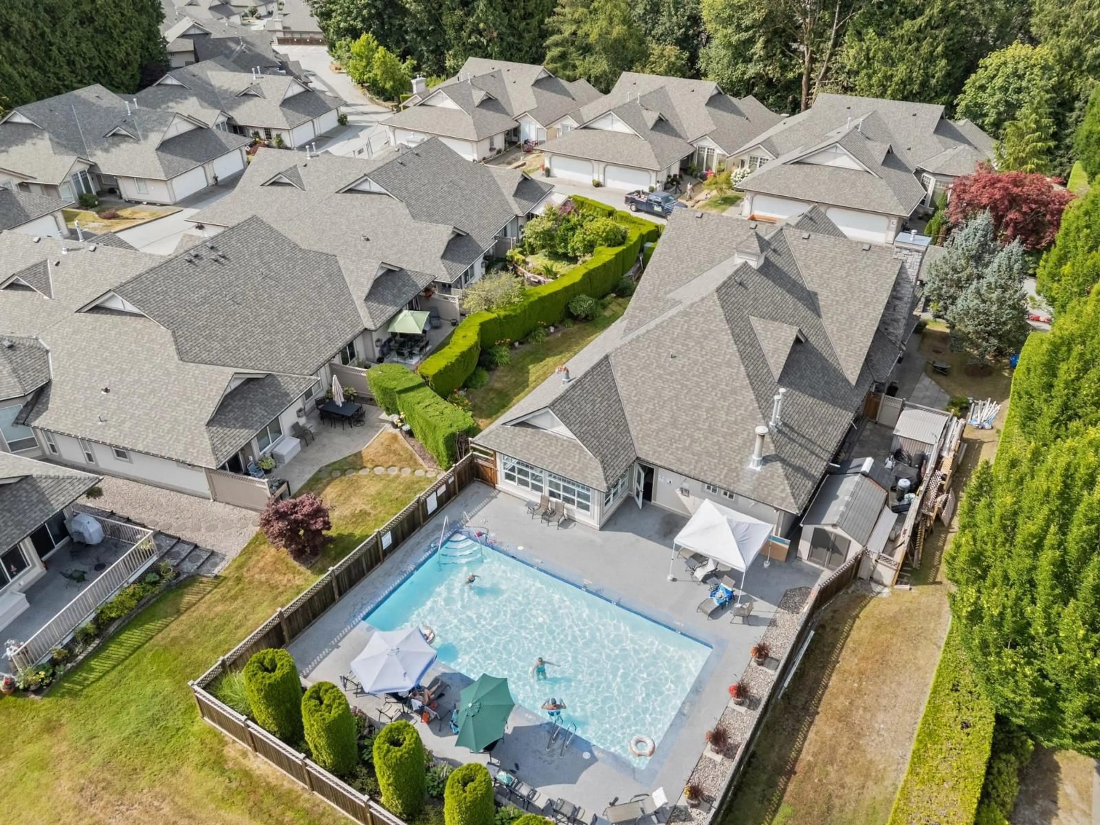 A pic from outside/outdoor area/front of a property/back of a property/a pic from drone, unknown for 56 - 9025 216, Langley British Columbia V1M2X6