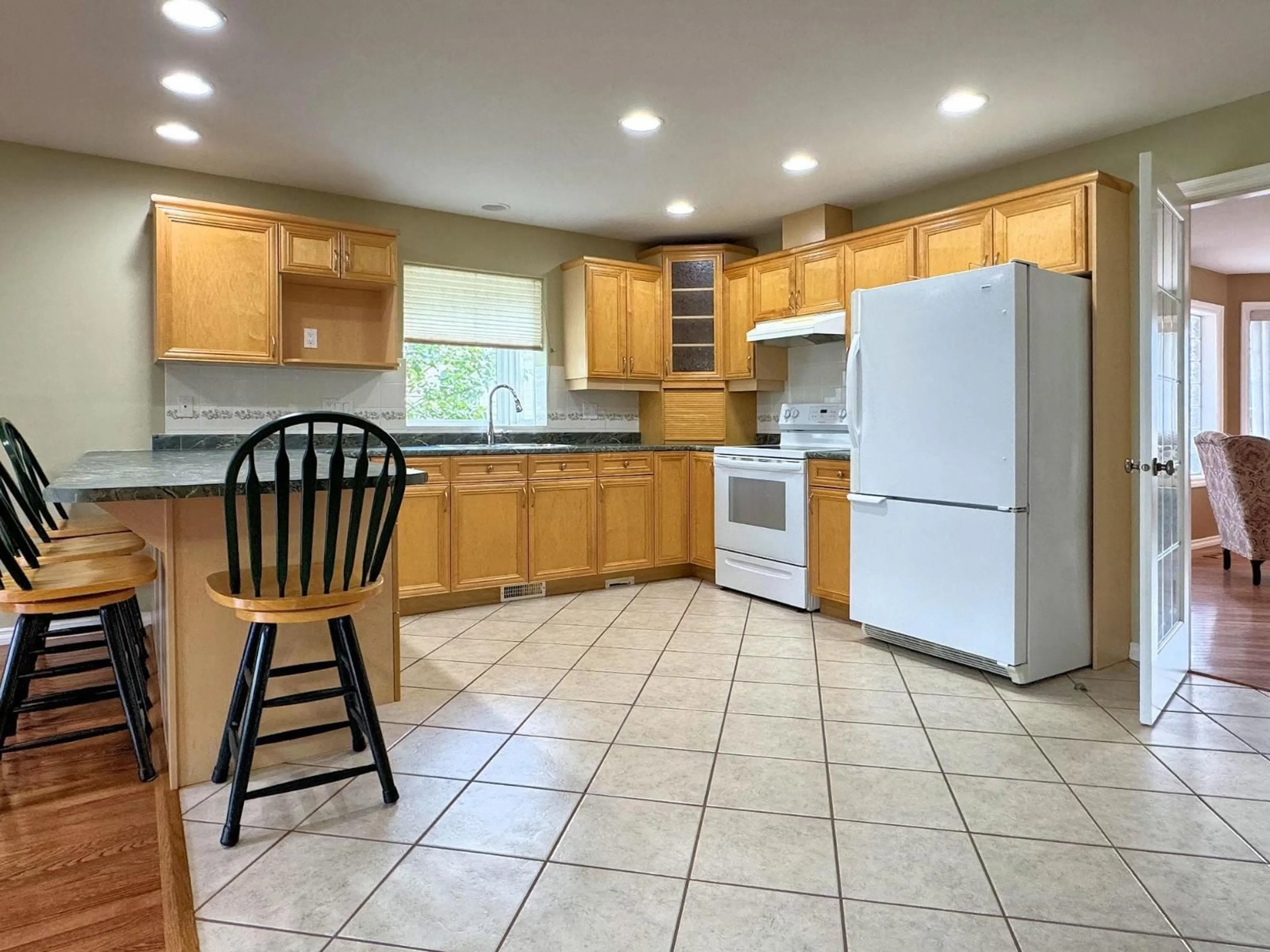 Standard kitchen, ceramic/tile floor for 64 - 7292 ELM ROAD, Agassiz British Columbia V0M1A2