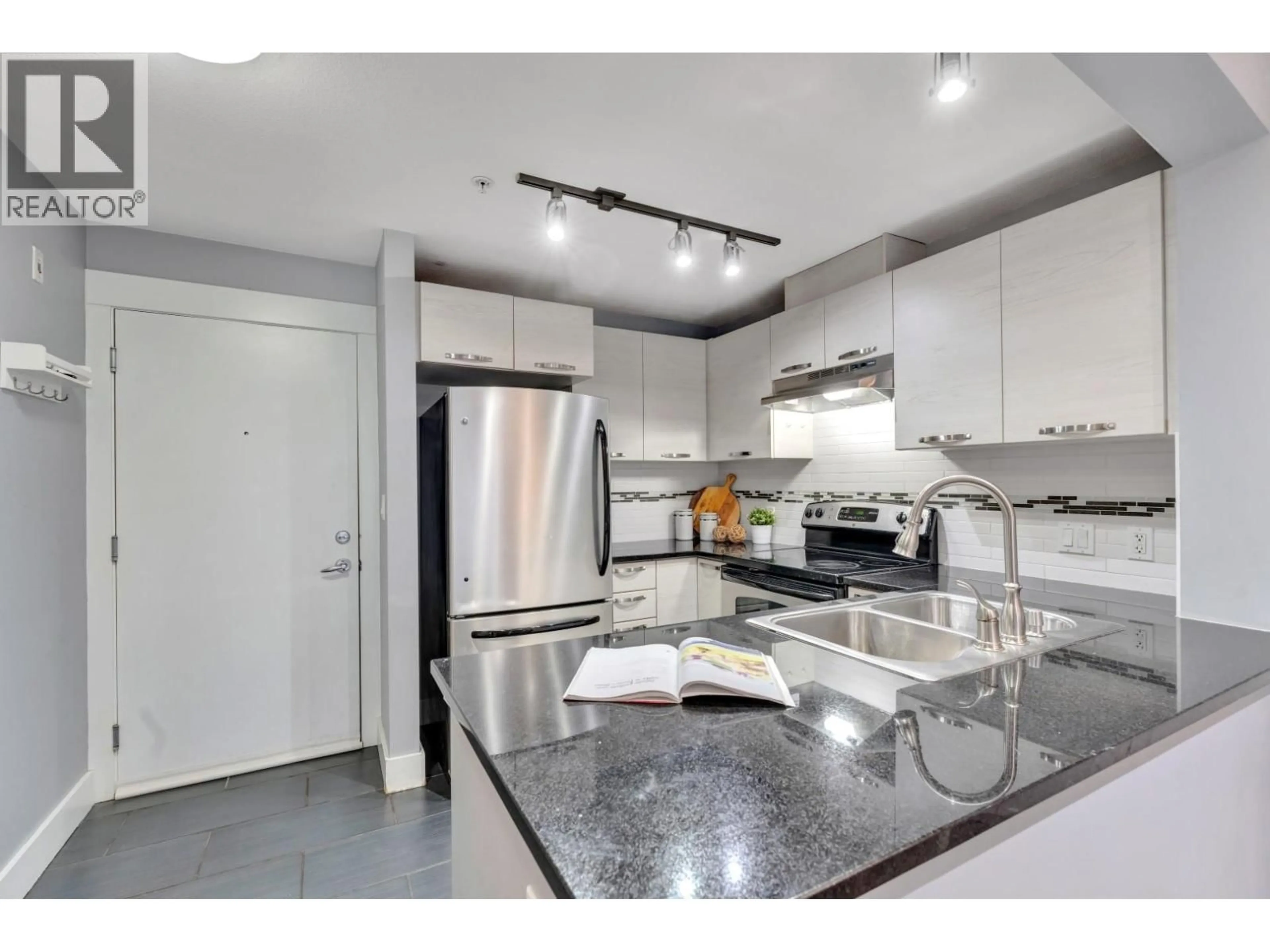 Unknown for 308 - 7478 BYRNEPARK WALK, Burnaby British Columbia V3N0B5