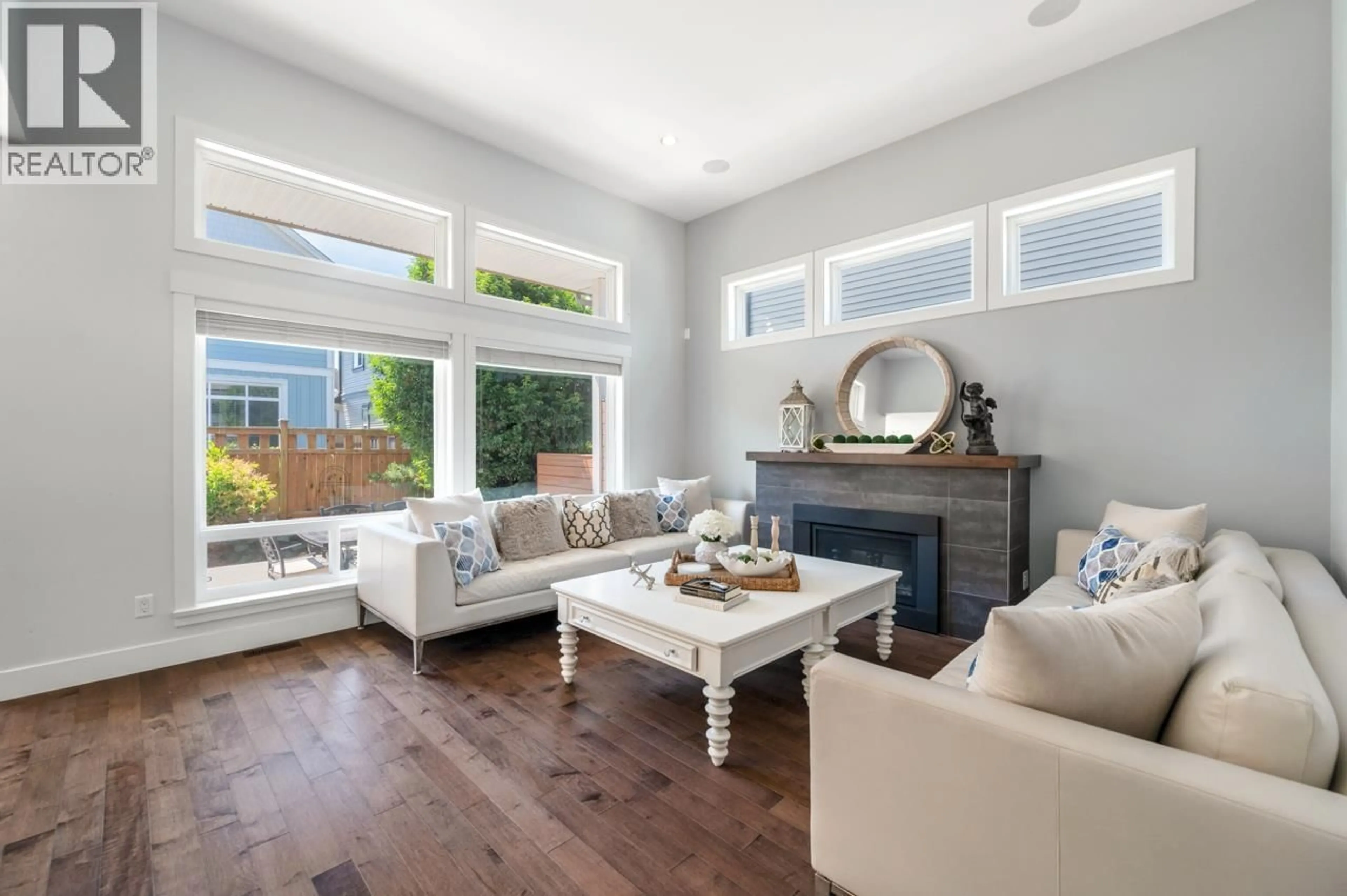 Living room with furniture, unknown for 4682 MALLARD LANE, Tsawwassen British Columbia V4M0B4
