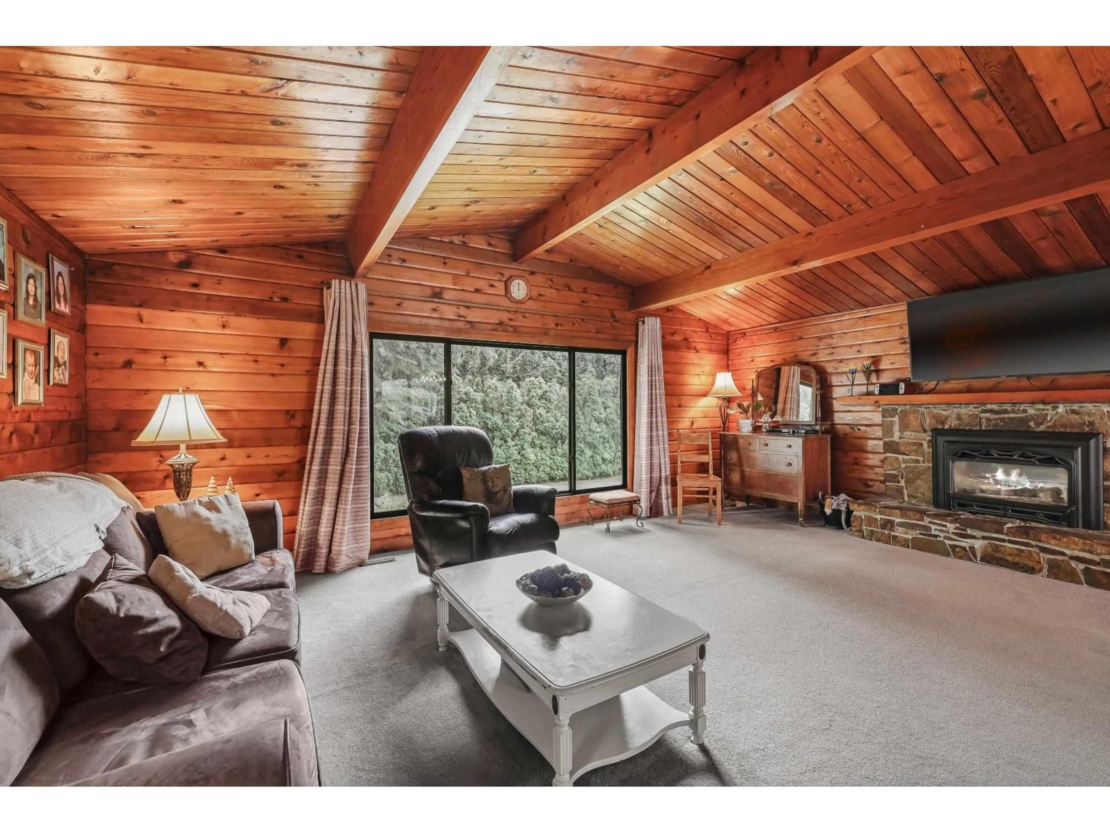 Living room with furniture, wood/laminate floor for 4848 241, Langley British Columbia V2Z2M5