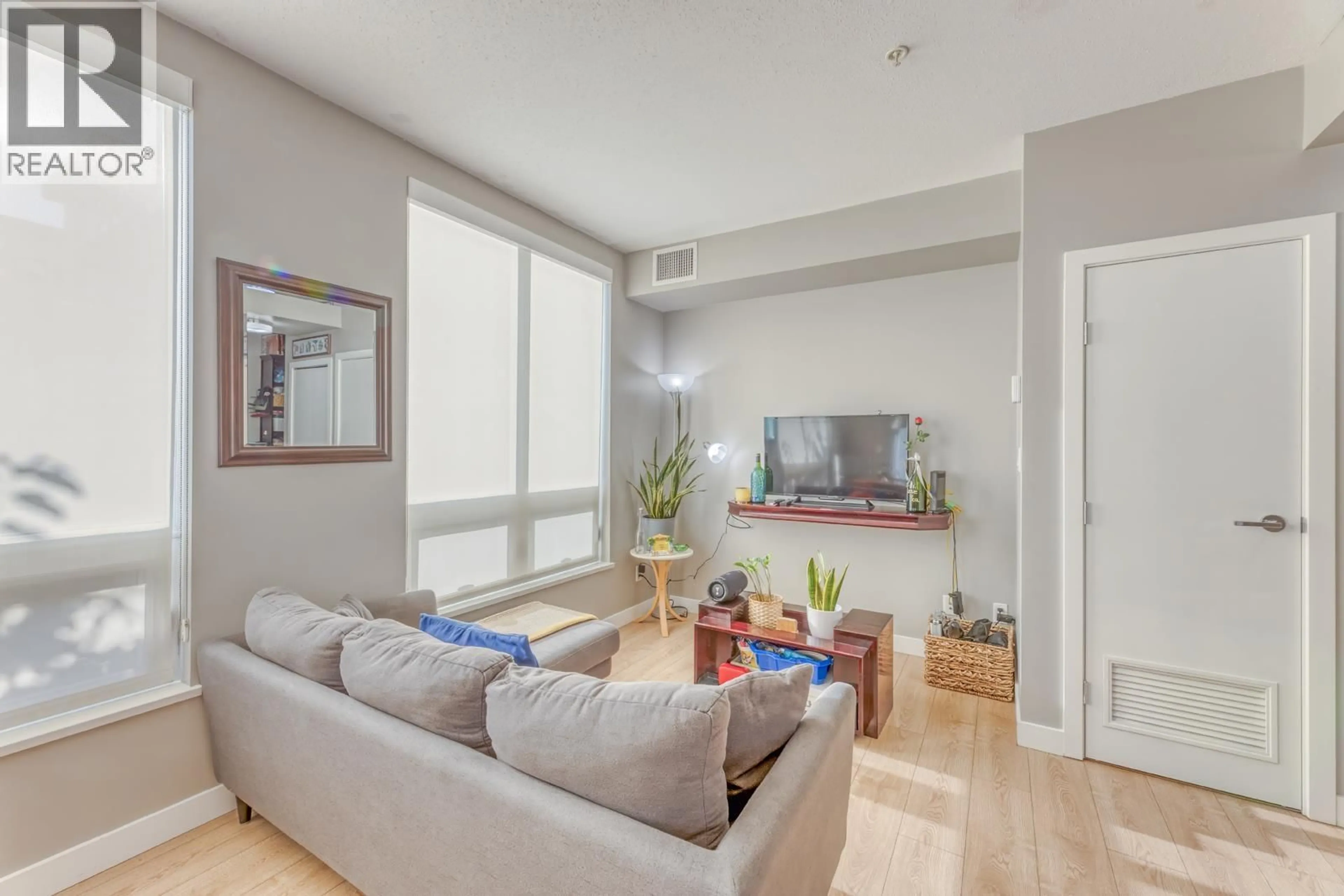 Living room with furniture, unknown for 213 - 9388 ODLIN ROAD, Richmond British Columbia V6X0L5