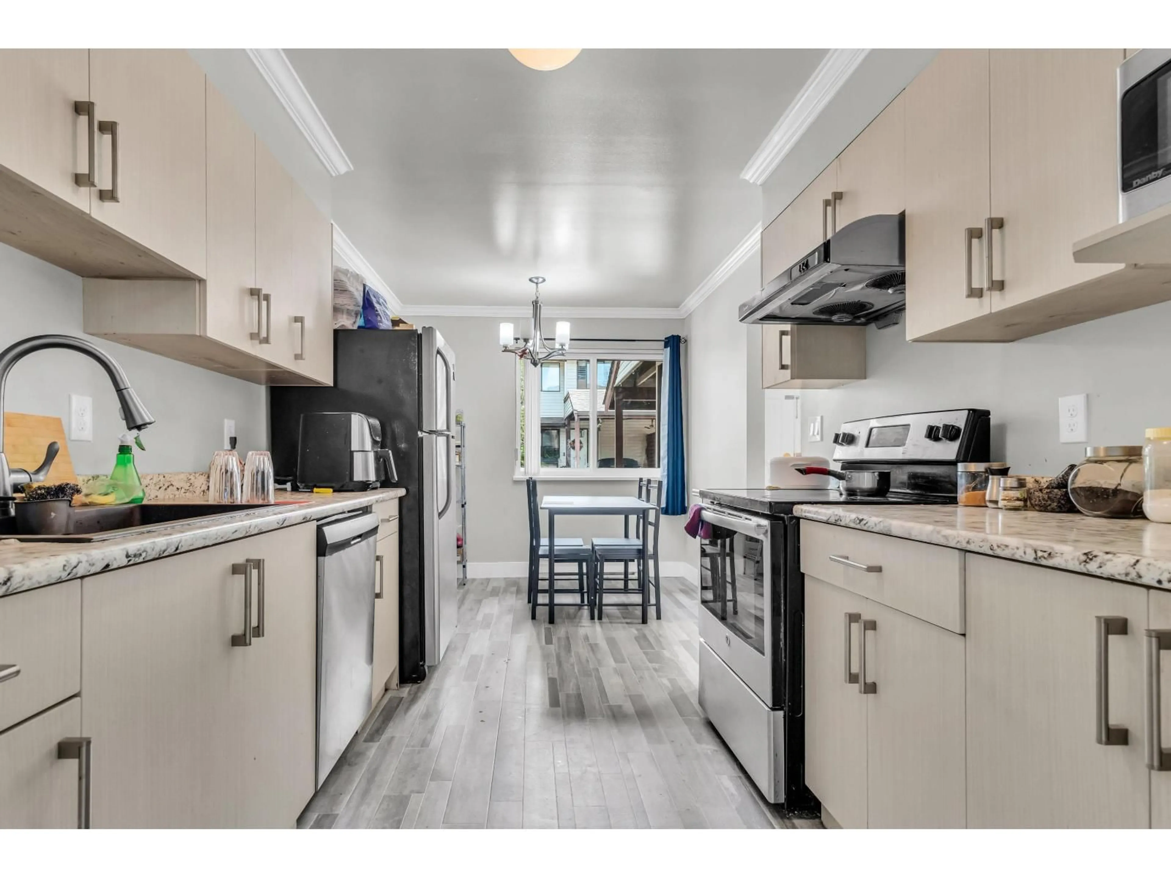 Open concept kitchen, unknown for 86 - 13880 74, Surrey British Columbia V3W7E6
