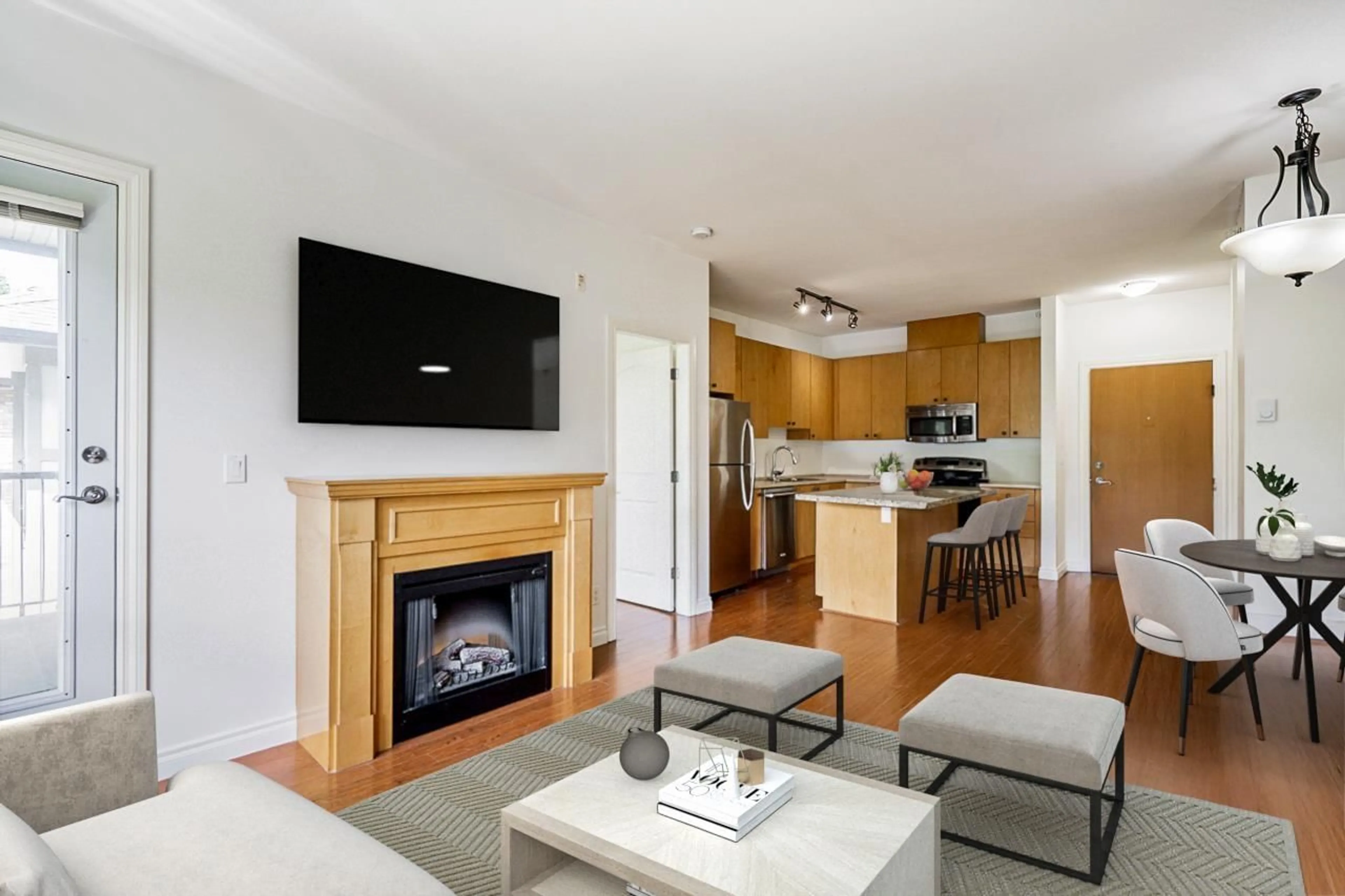 Living room with furniture, wood/laminate floor for 509 - 8717 160, Surrey British Columbia V4N5X7