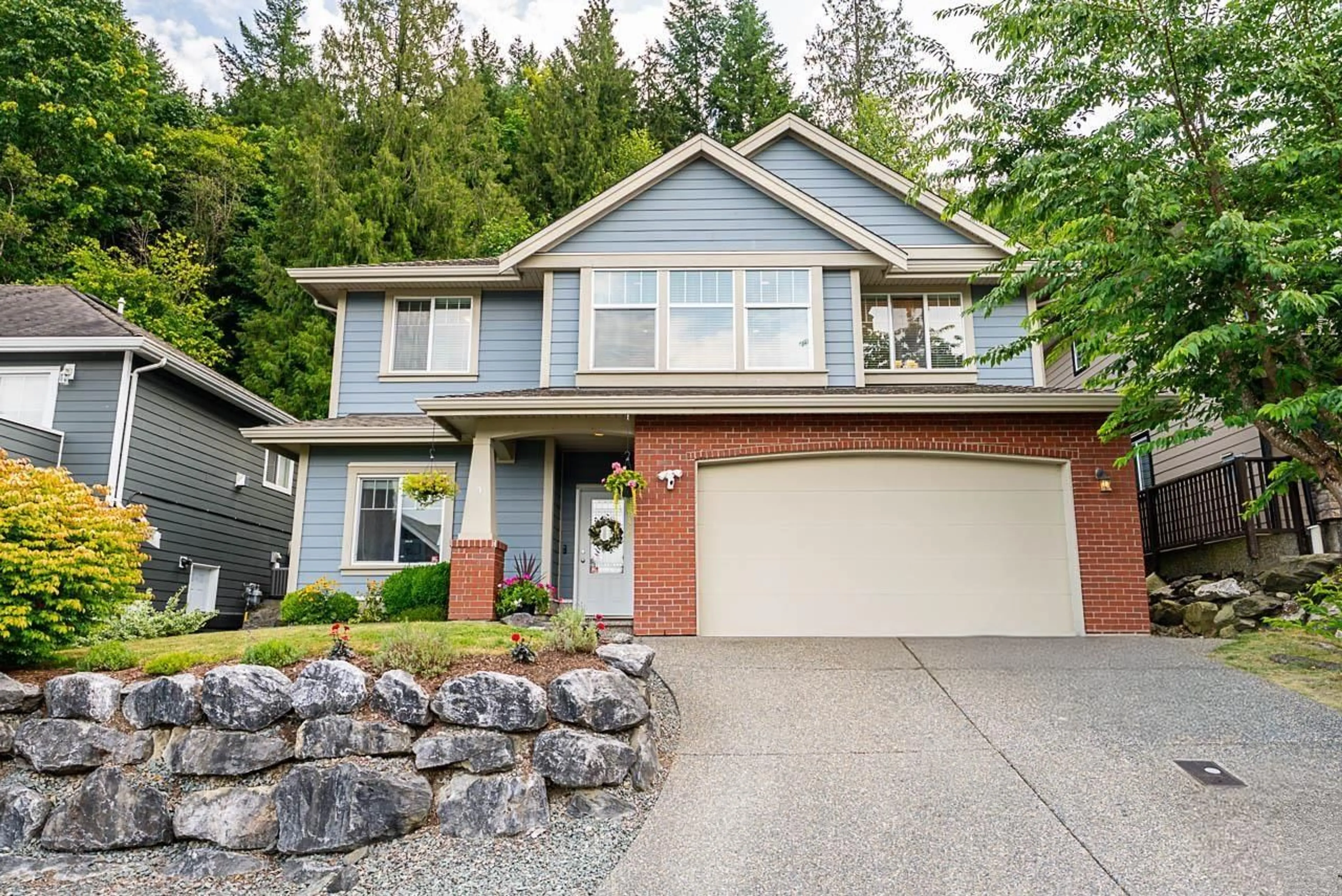 Home with vinyl exterior material, street for 9 - 50354 ADELAIDE PLACE, Chilliwack British Columbia V4Z0A1