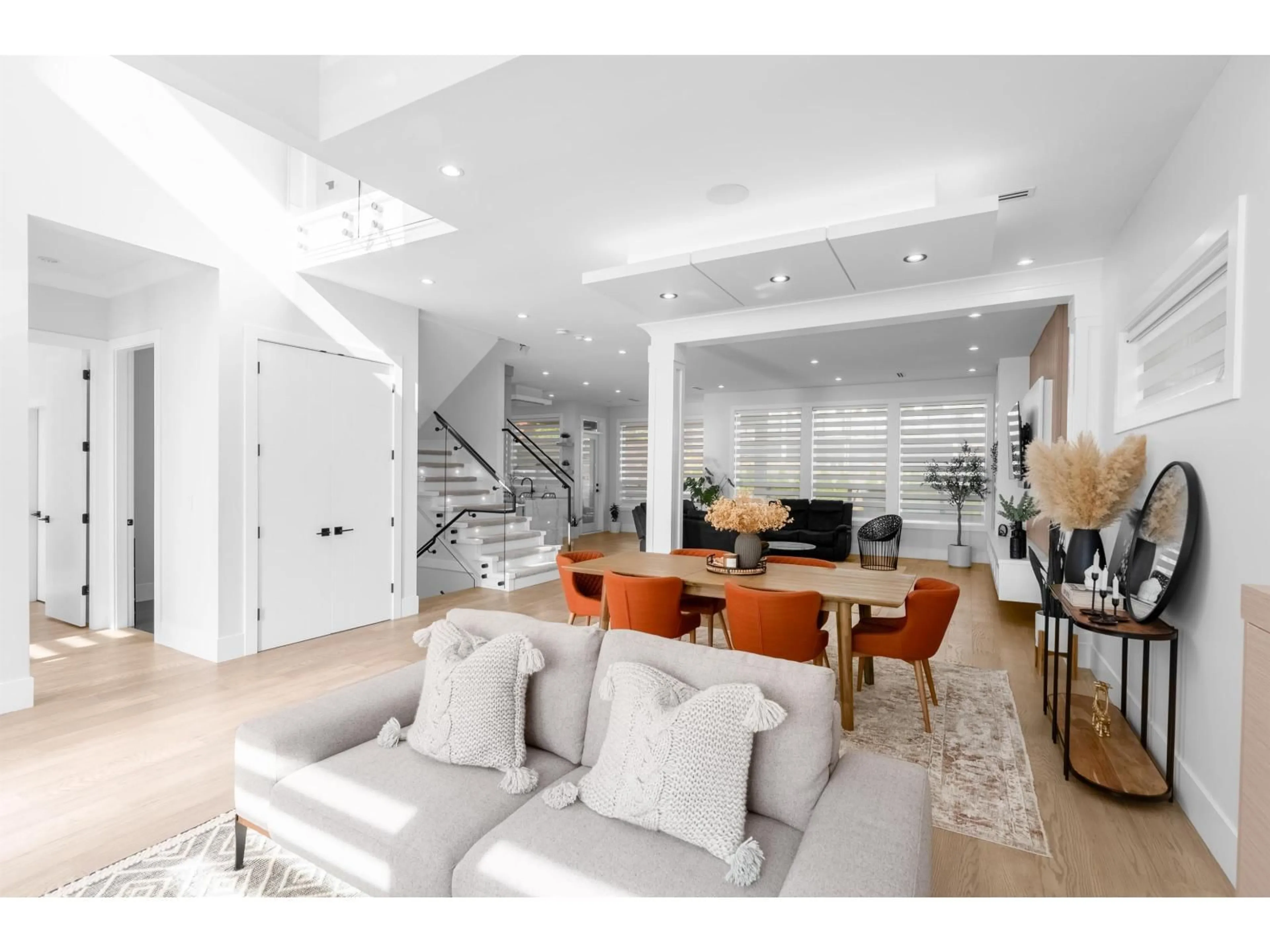 Living room with furniture, unknown for 7750 154A, Surrey British Columbia V3S1C2