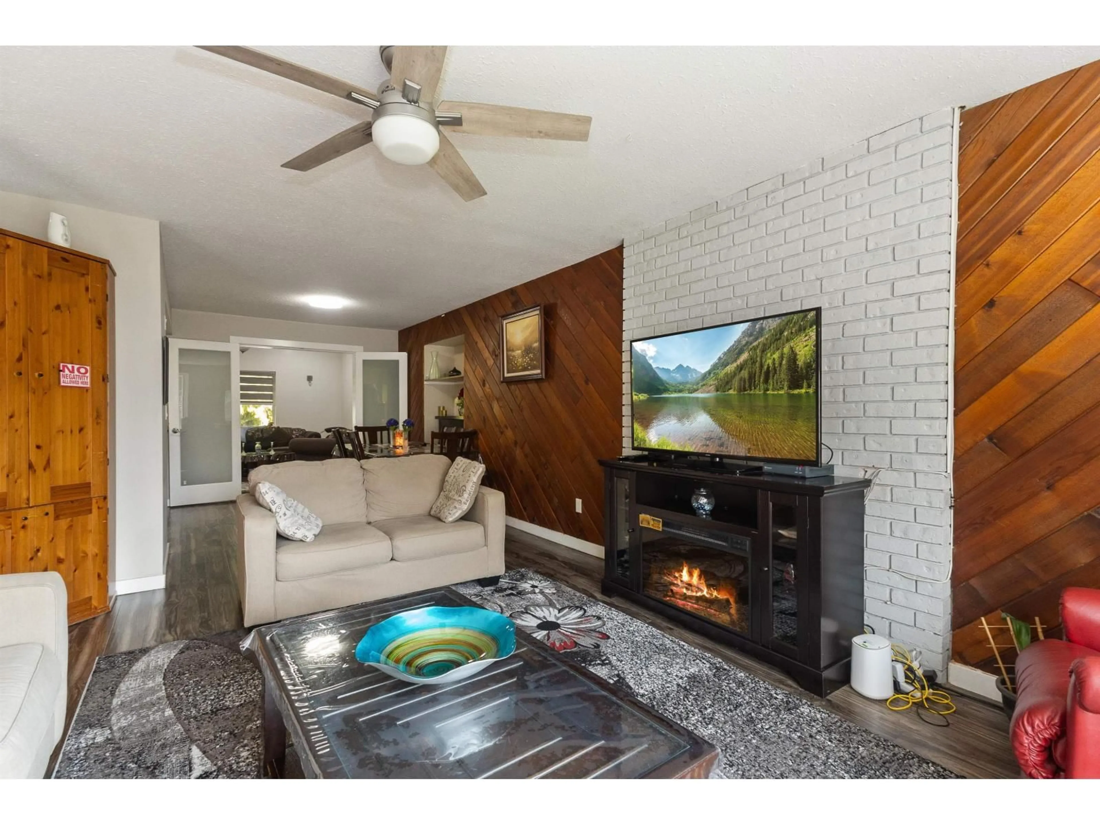 Living room with furniture, unknown for 32776 COWICHAN, Abbotsford British Columbia V2T4Y5