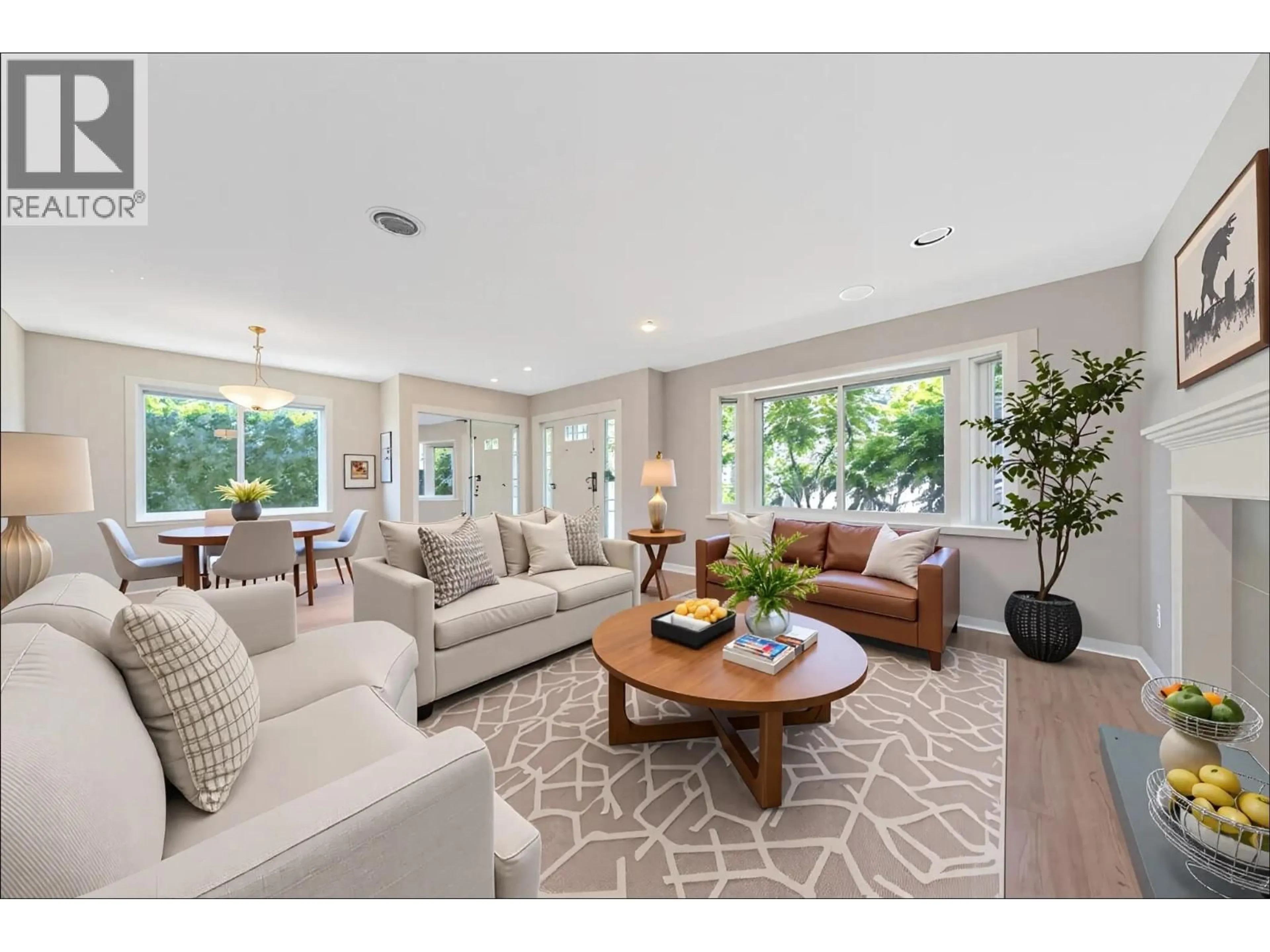Living room with furniture, unknown for 235 19TH STREET, North Vancouver British Columbia V7M1X6