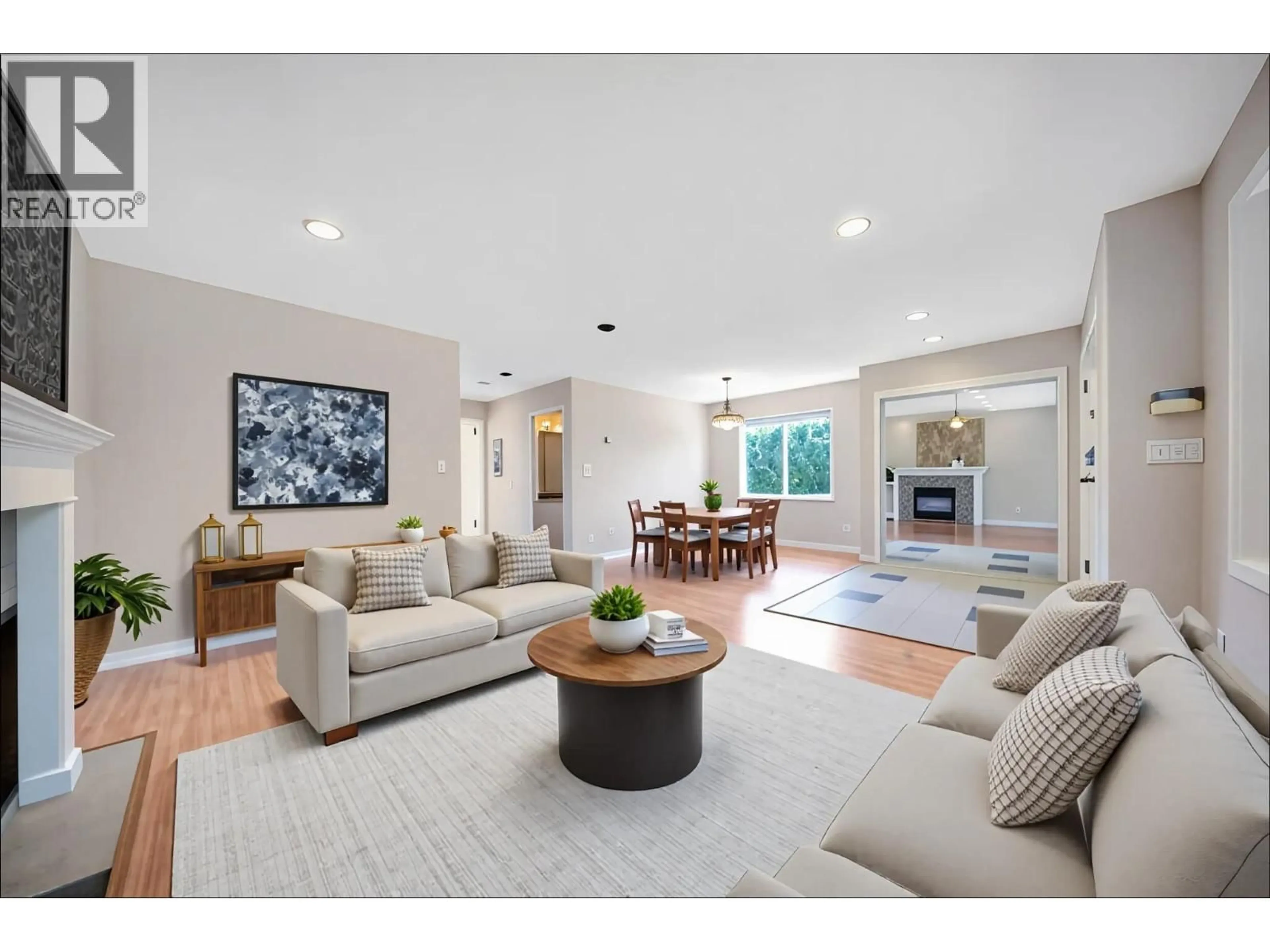 Living room with furniture, unknown for 235 19TH STREET, North Vancouver British Columbia V7M1X6