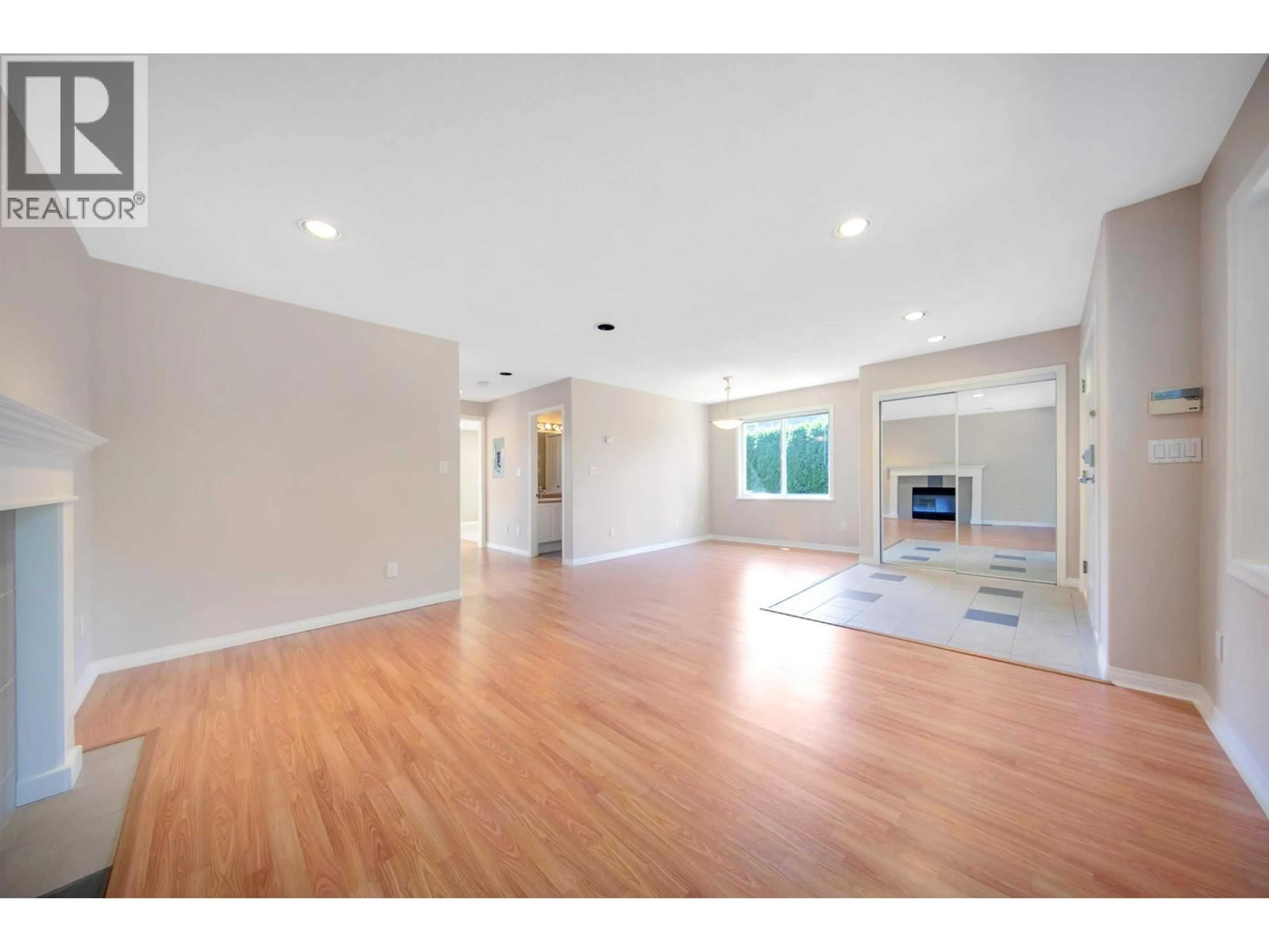 Unknown for 235 19TH STREET, North Vancouver British Columbia V7M1X6