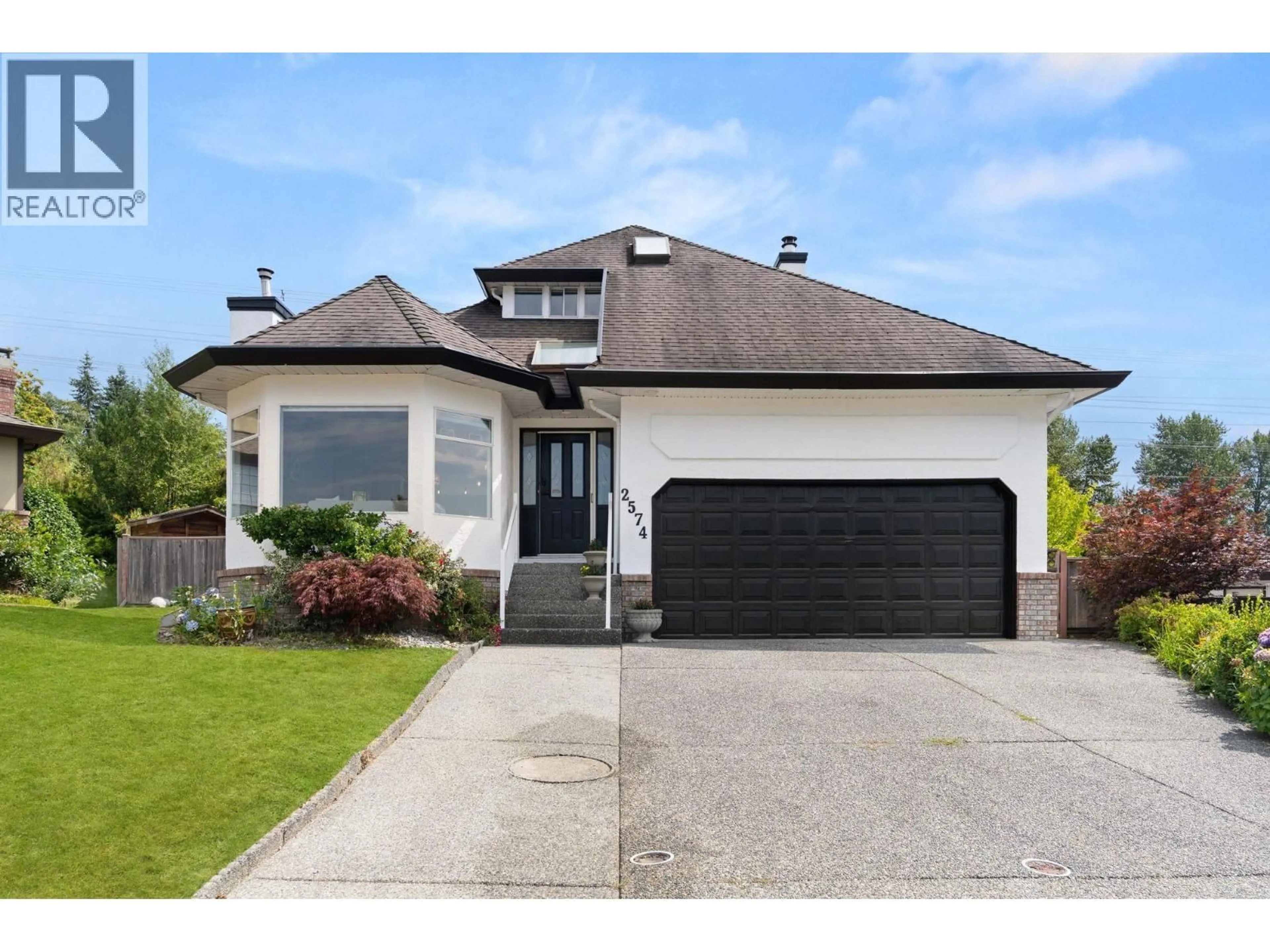 Home with vinyl exterior material, street for 2574 FUCHSIA PLACE, Coquitlam British Columbia V3E2M8