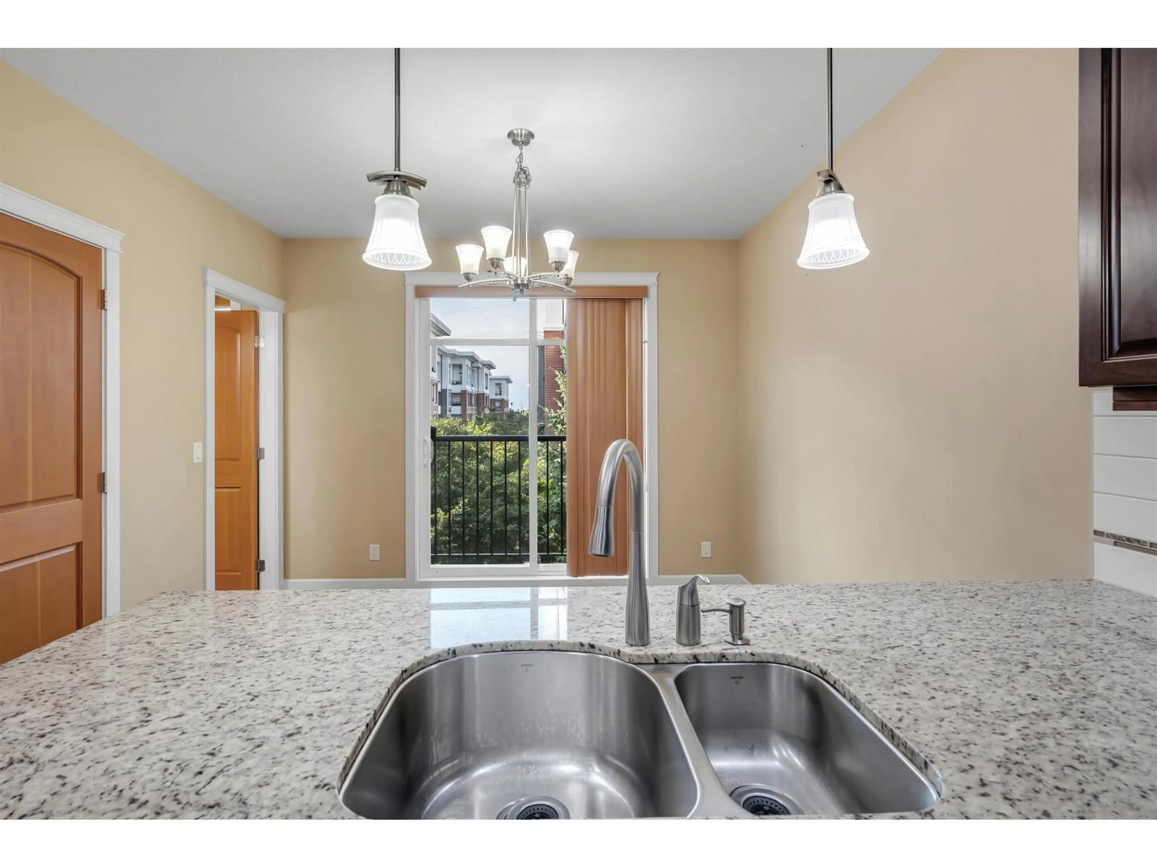 Standard kitchen, ceramic/tile floor for 69 - 8068 207, Langley British Columbia V2Y0M9