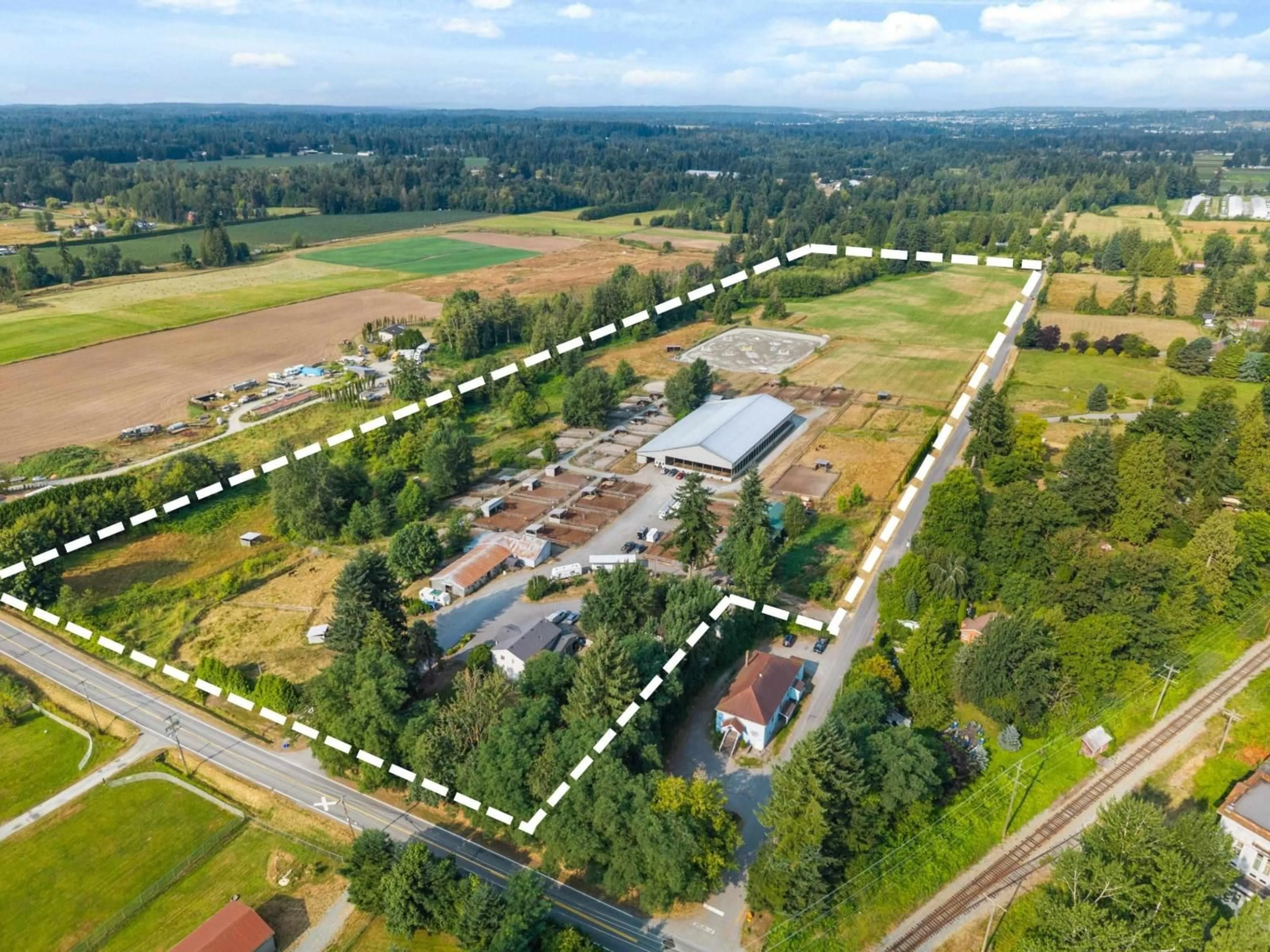 A pic from outside/outdoor area/front of a property/back of a property/a pic from drone, building for 6773 256, Langley British Columbia V4W1T9