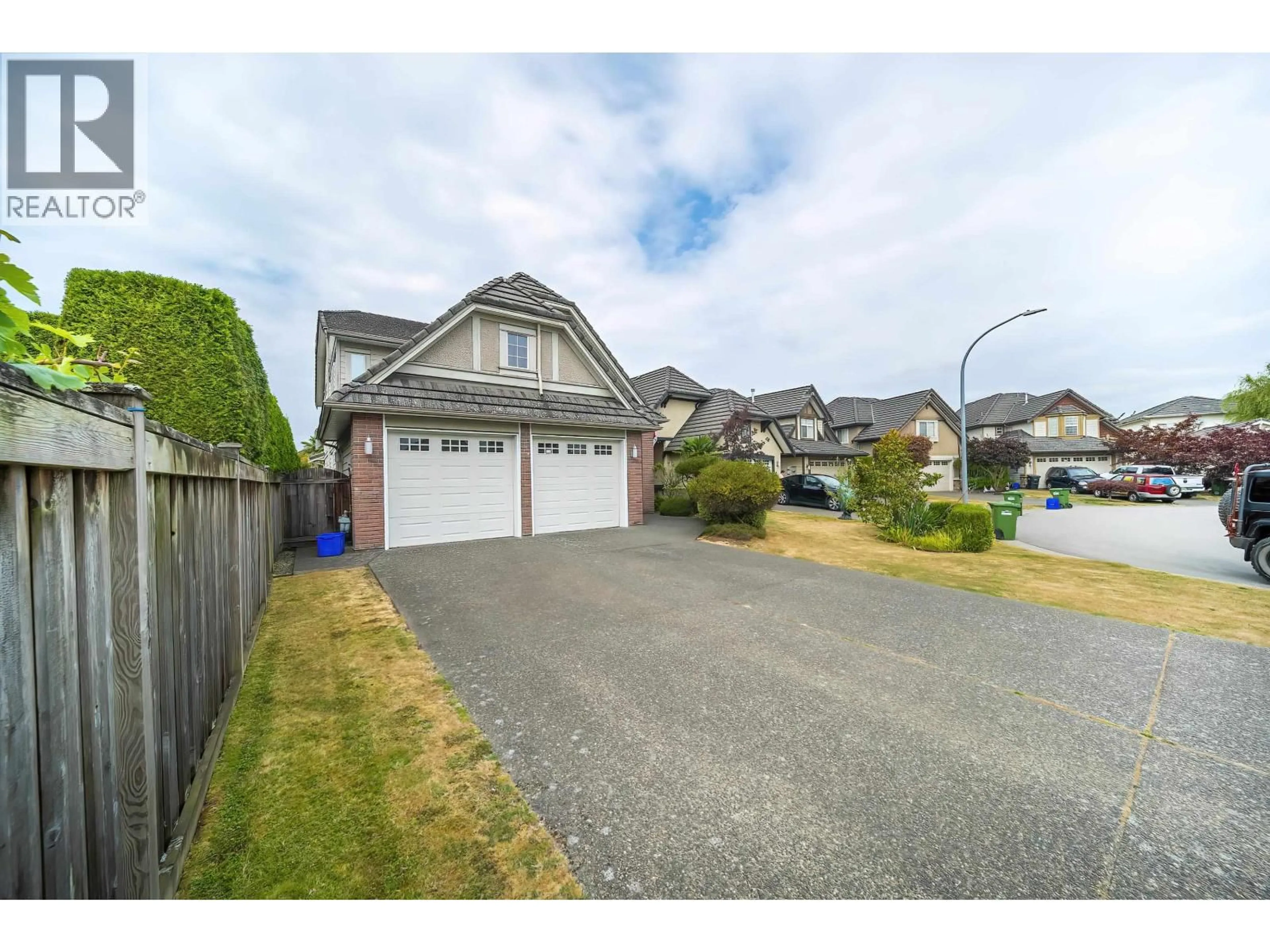 A pic from outside/outdoor area/front of a property/back of a property/a pic from drone, street for 6291 SEMLIN COURT, Richmond British Columbia V7C5S3