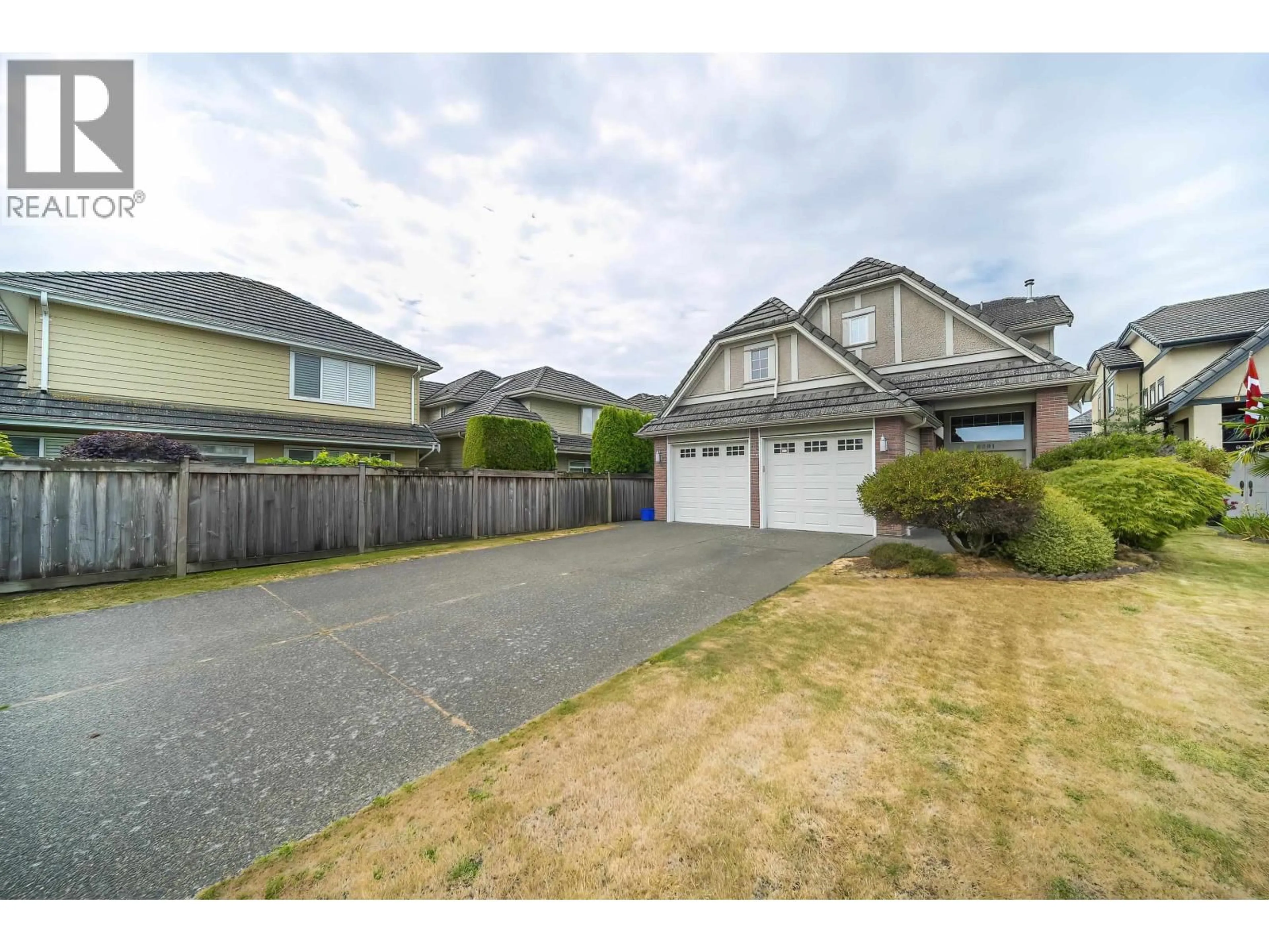A pic from outside/outdoor area/front of a property/back of a property/a pic from drone, street for 6291 SEMLIN COURT, Richmond British Columbia V7C5S3