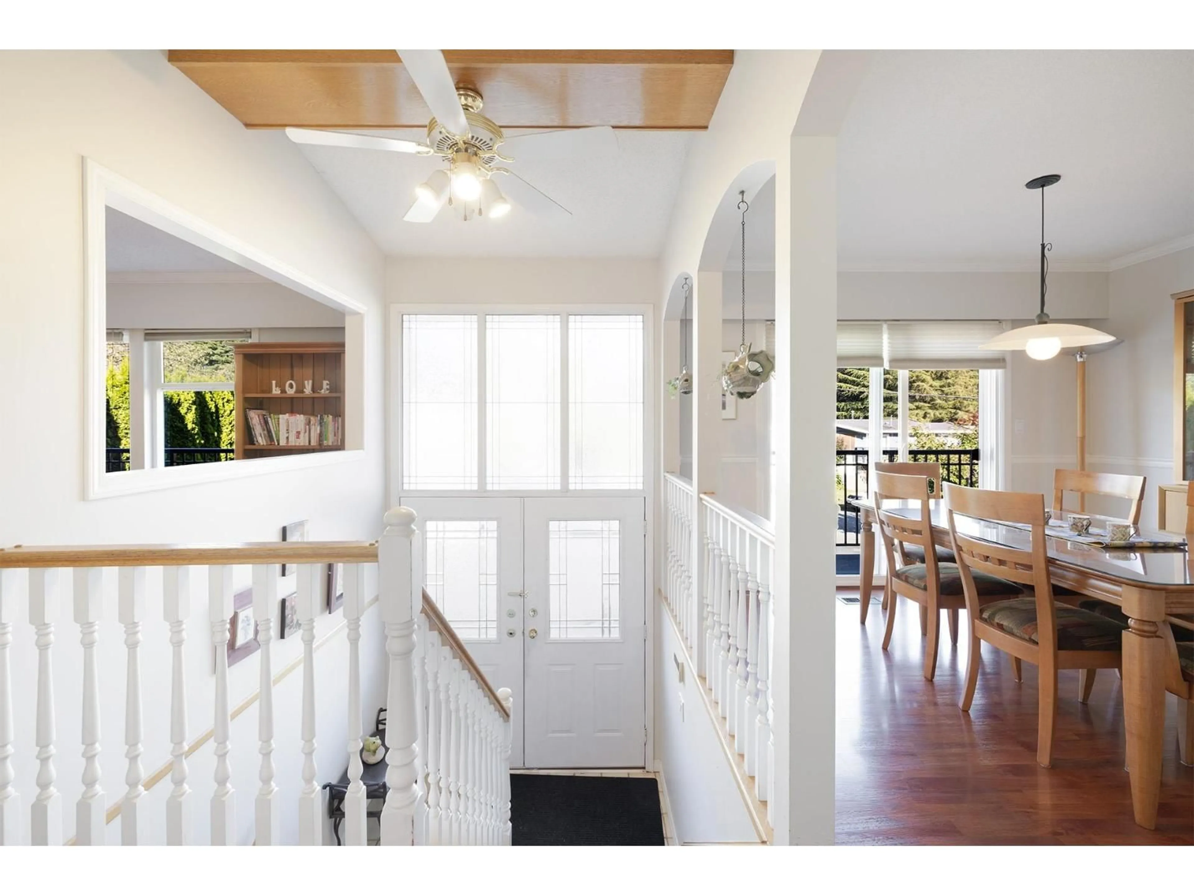 Indoor entryway for 11055 LINCOLN, Delta British Columbia V4E1N7