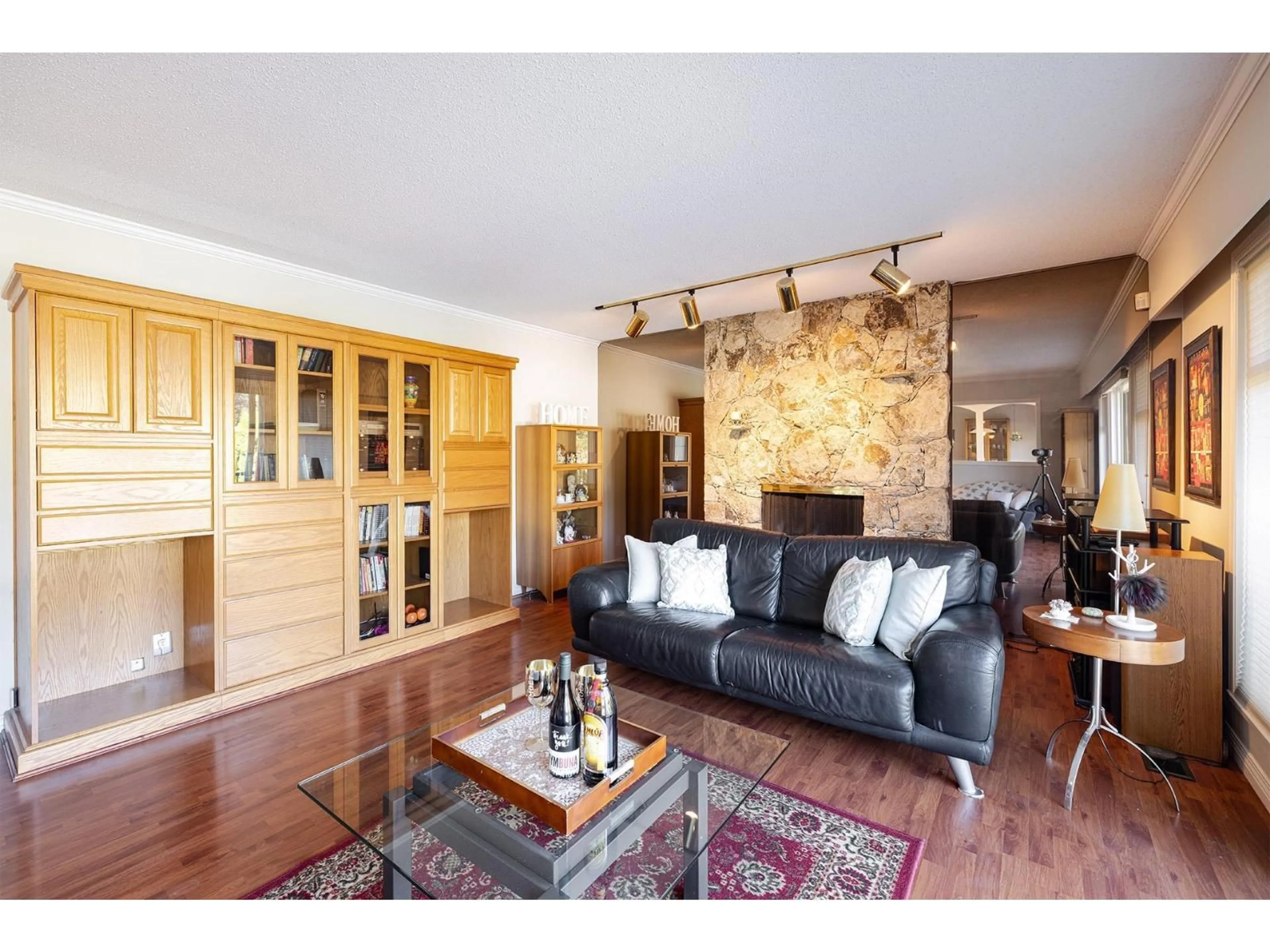 Living room with furniture, unknown for 11055 LINCOLN, Delta British Columbia V4E1N7