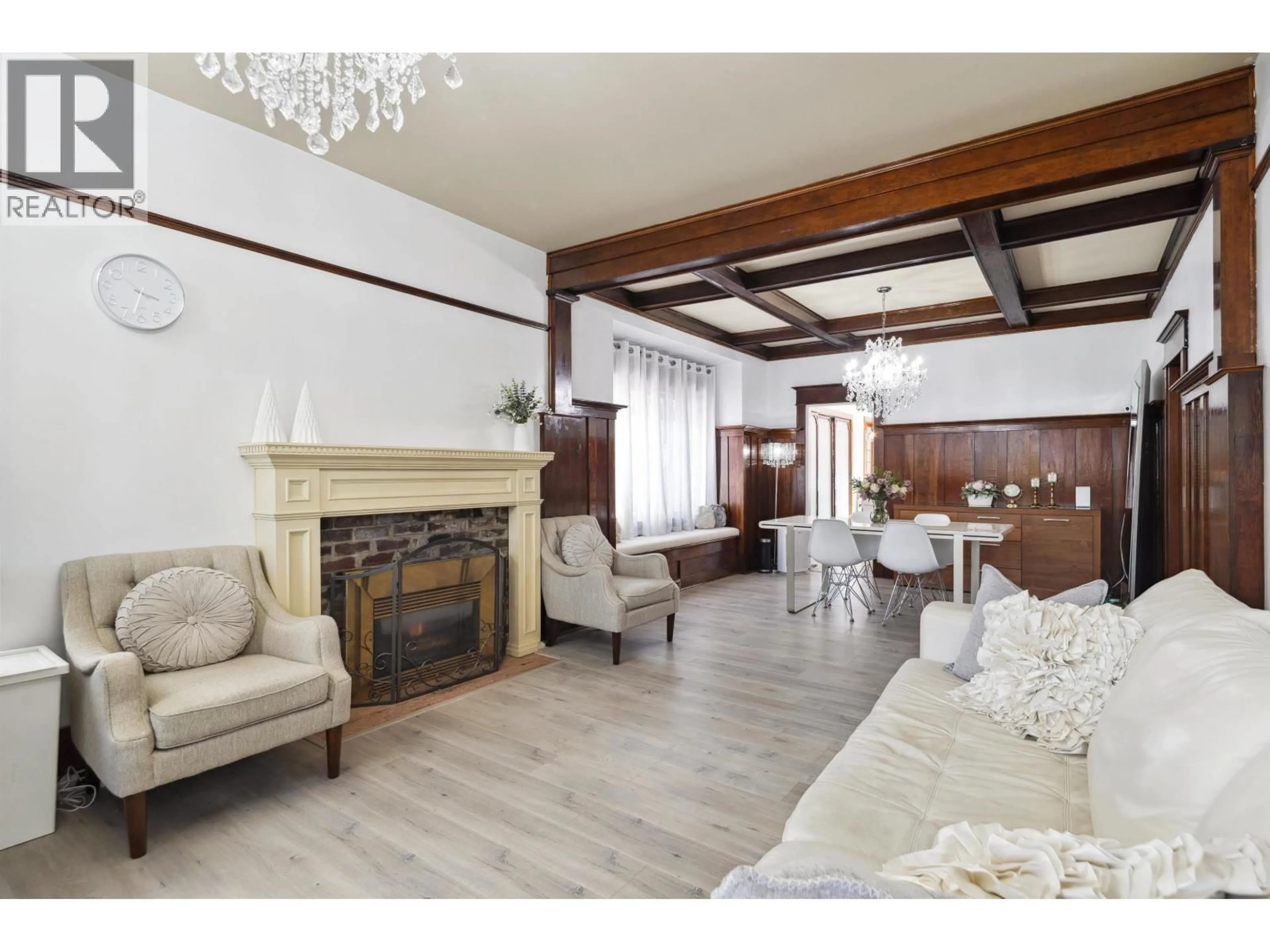 Living room with furniture, wood/laminate floor for 4190 11TH AVENUE, Vancouver British Columbia V6R2L6