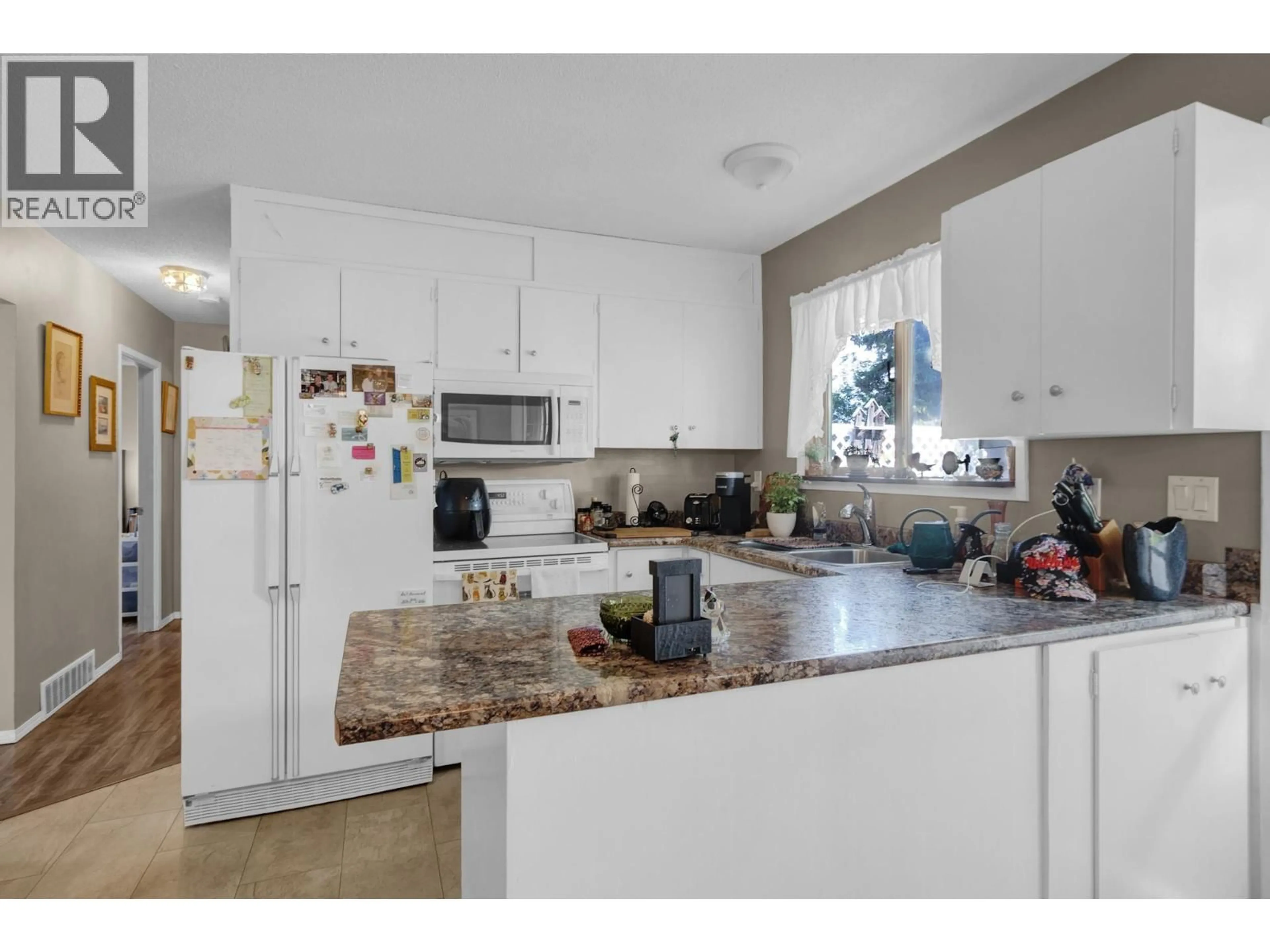Standard kitchen, unknown for 1313 PARSNIP CRESCENT, Prince George British Columbia V2M4C5