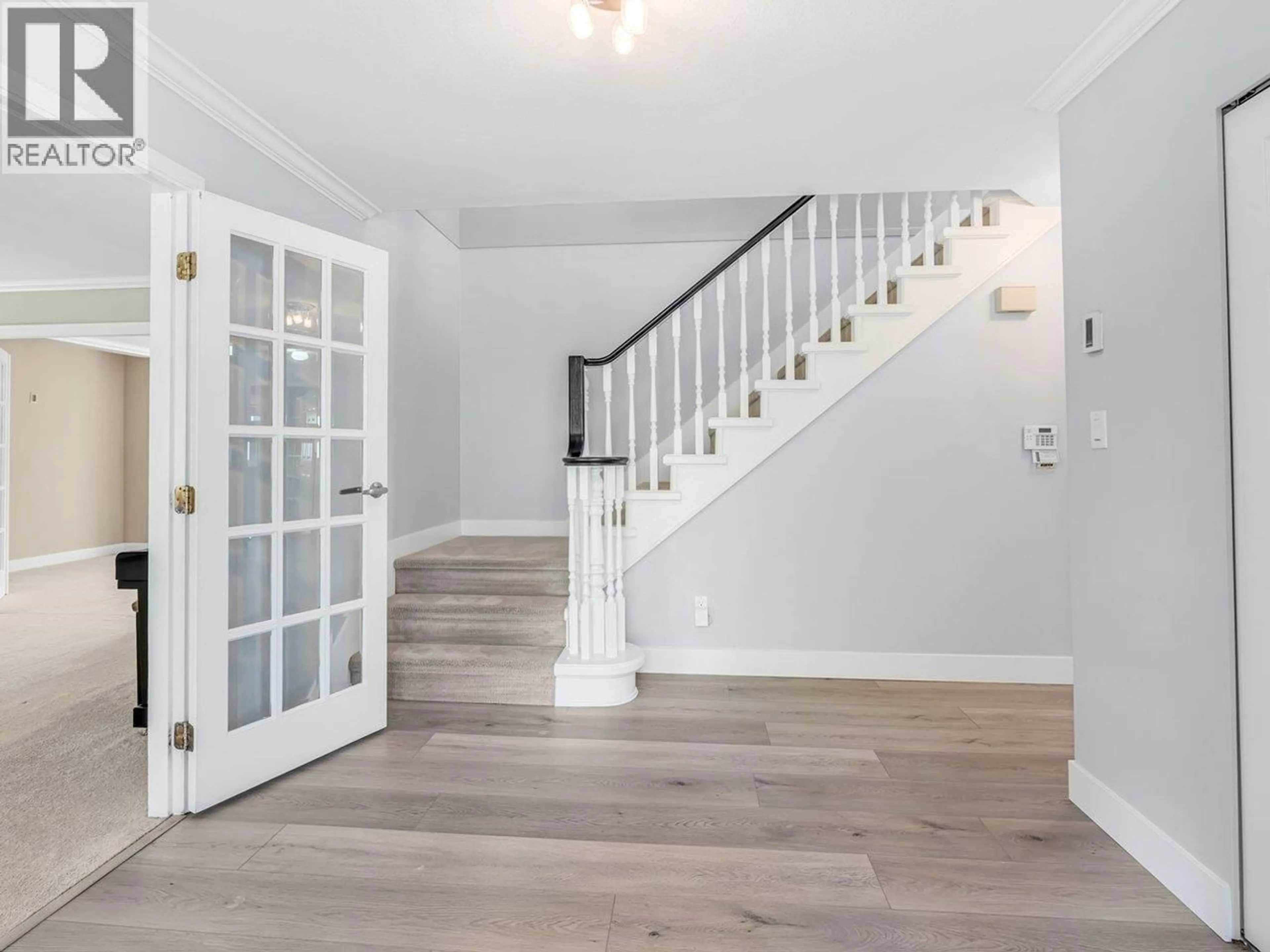 Indoor entryway for 810 ENGLISH BLUFF ROAD, Delta British Columbia V4M2N5