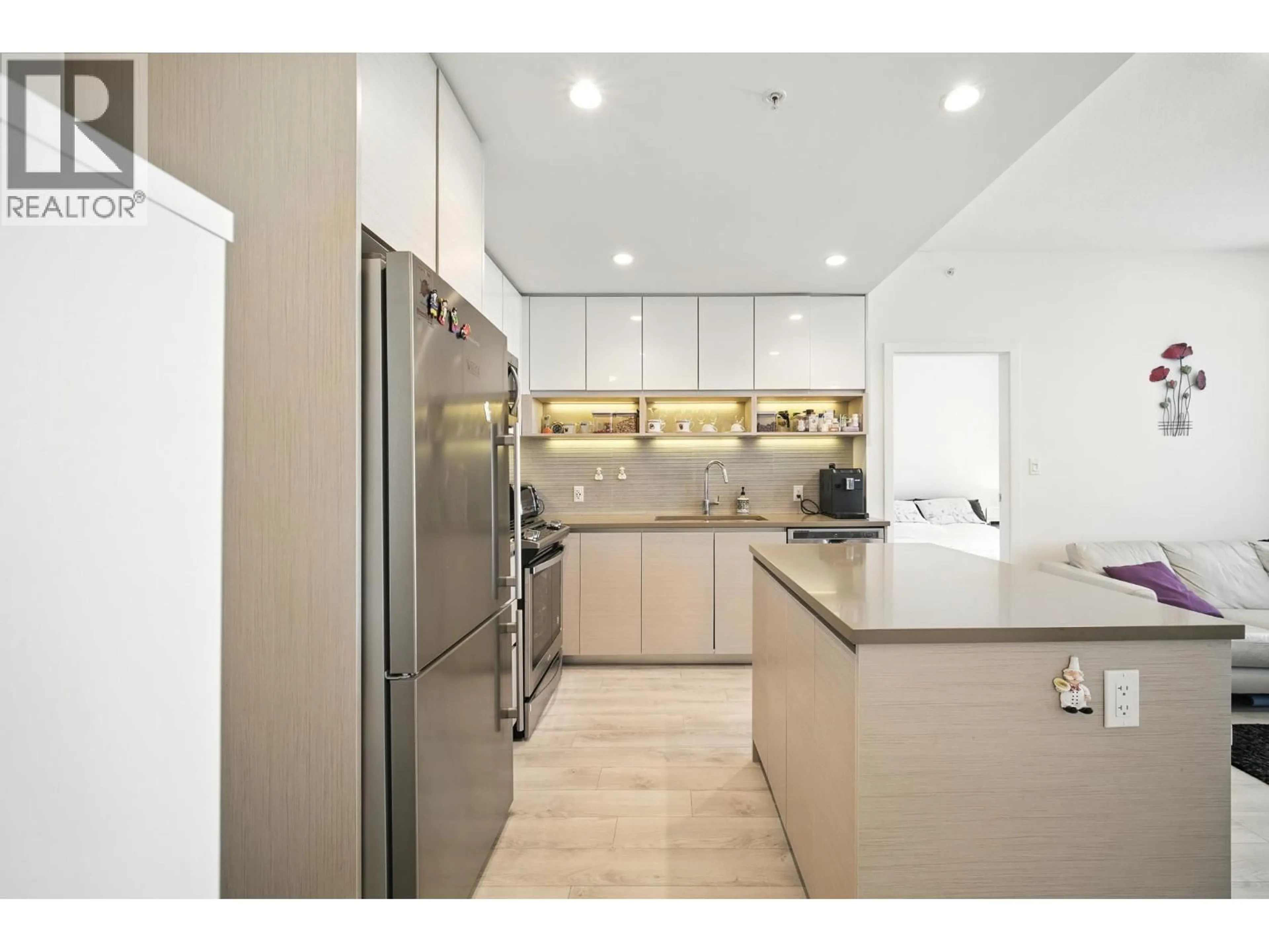 Contemporary kitchen, unknown for 1106 - 8850 UNIVERSITY CRESCENT, Burnaby British Columbia V5A0C8